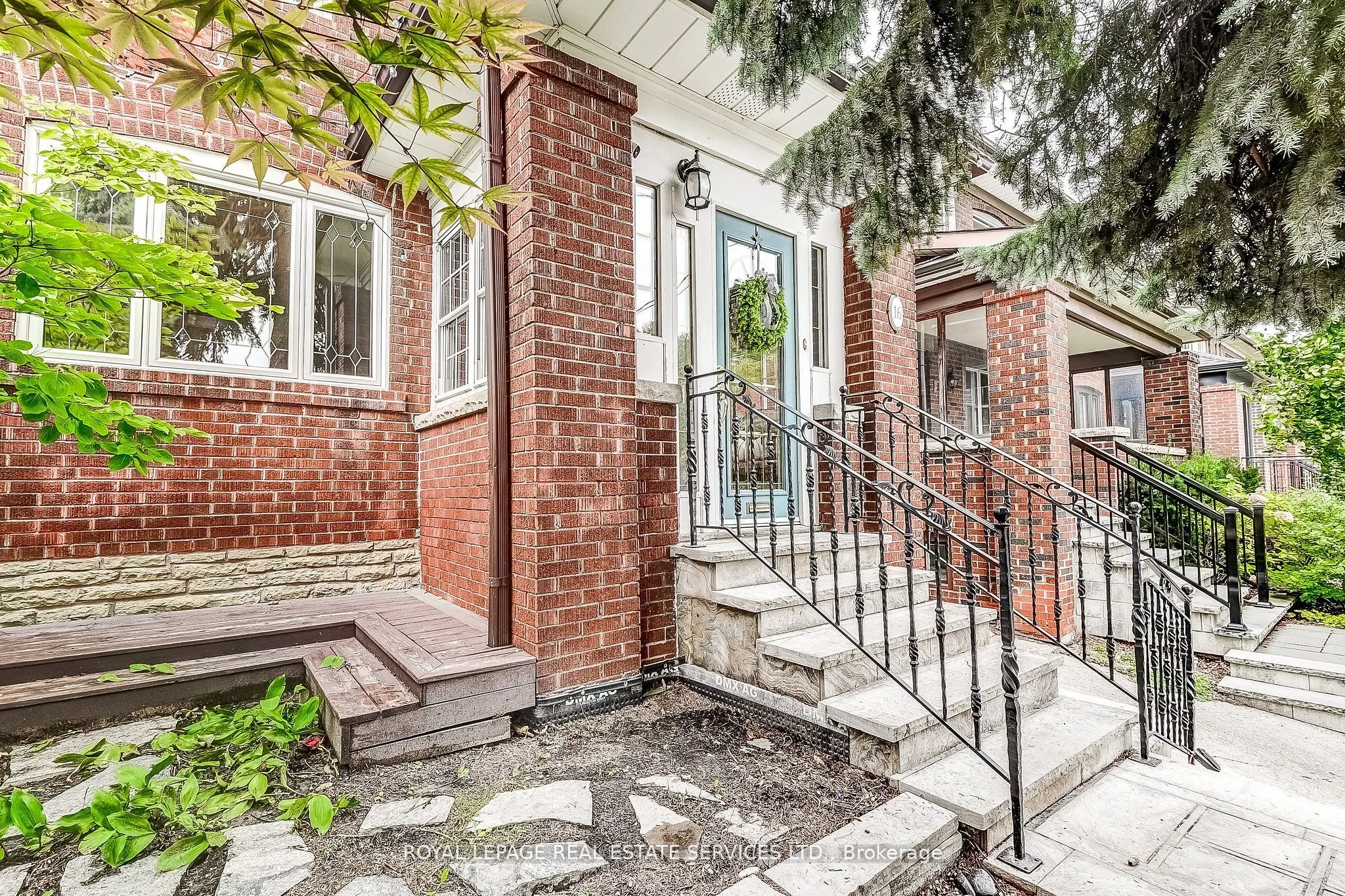 16 Larkin Avenue