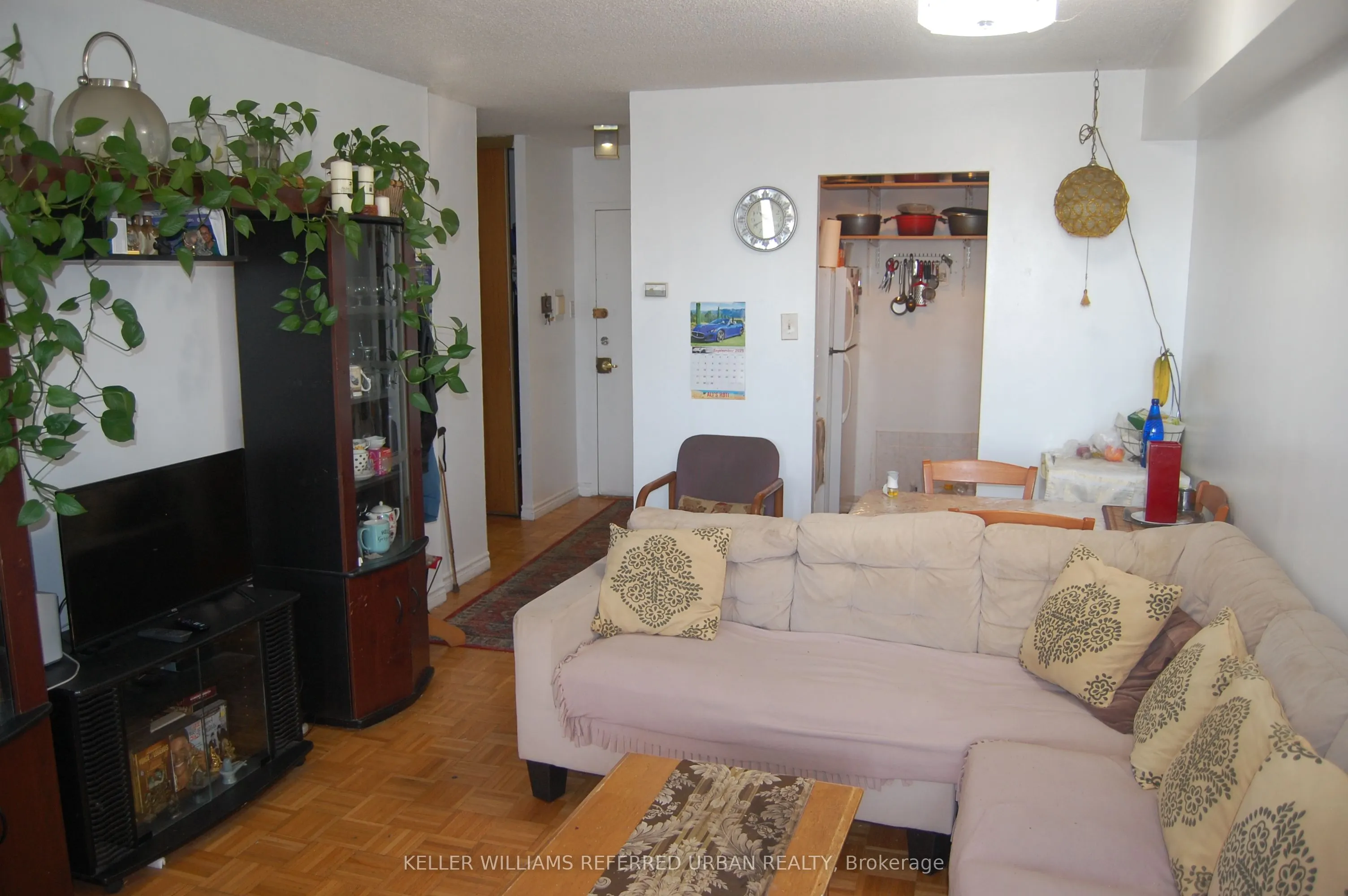 50 Lotherton Pathway, #907