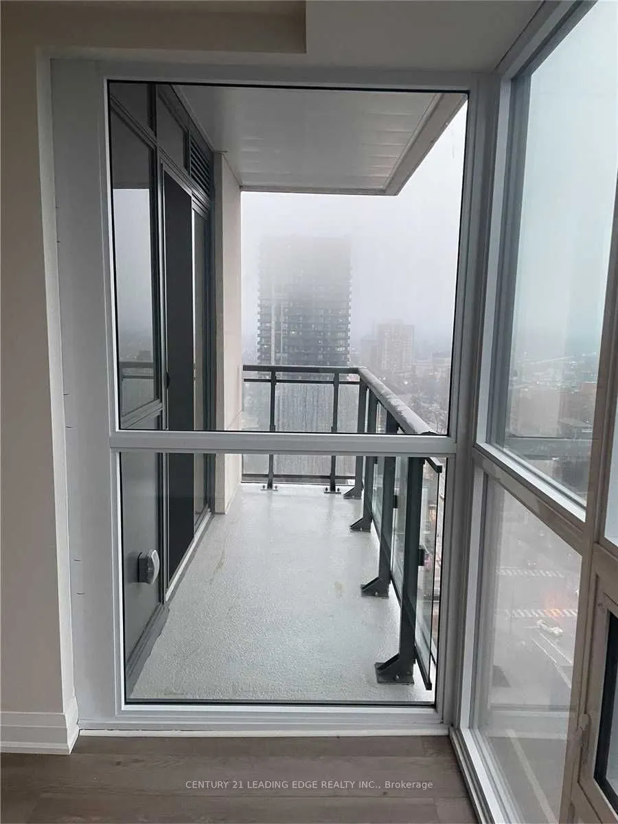 15 Lynch Street, #1701