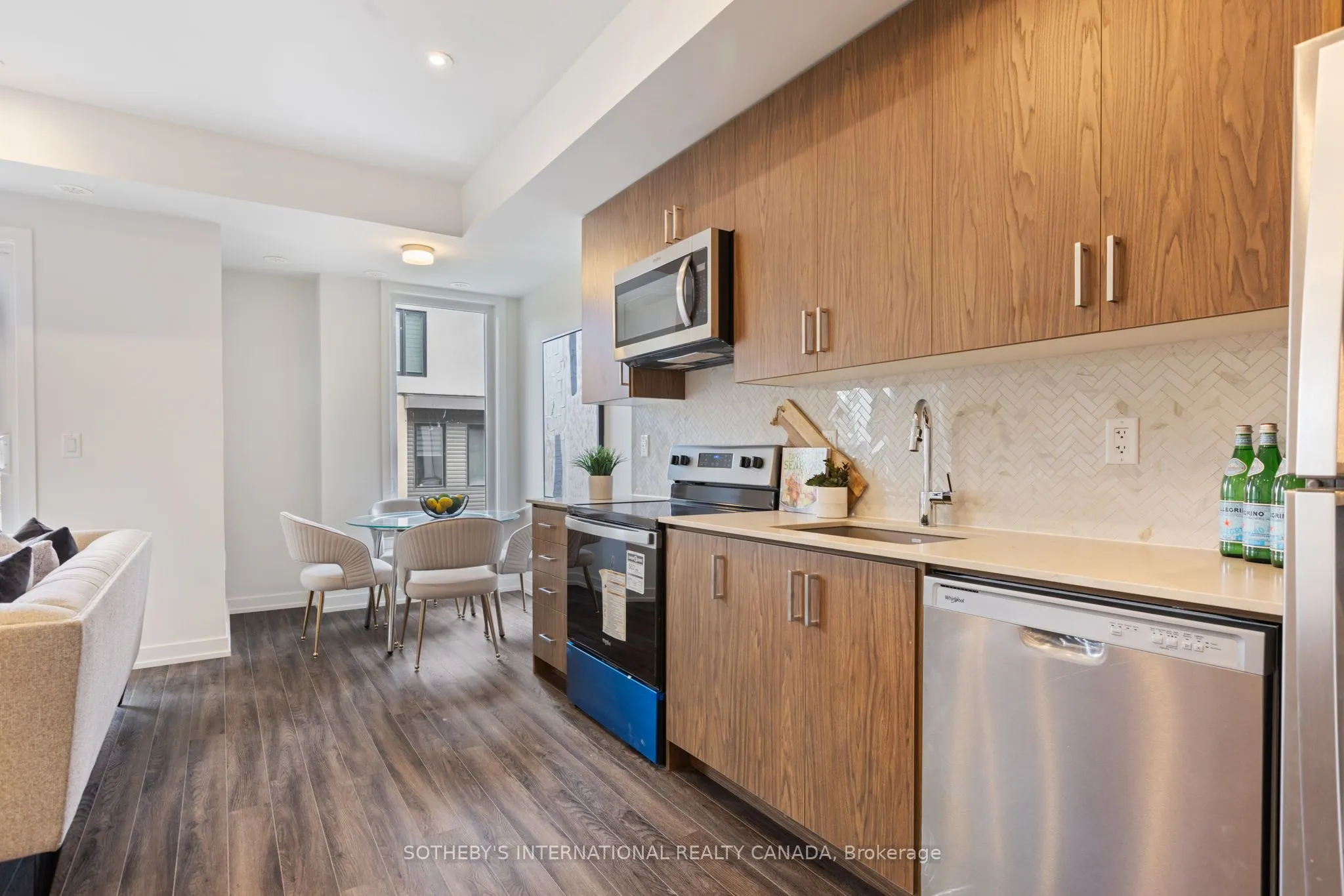 3562 Colonial Drive, #16