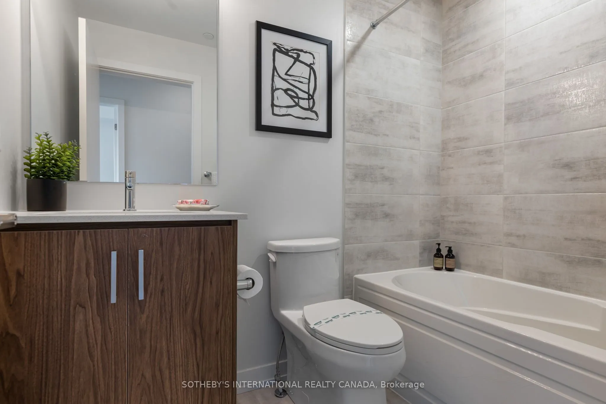 3562 Colonial Drive, #16