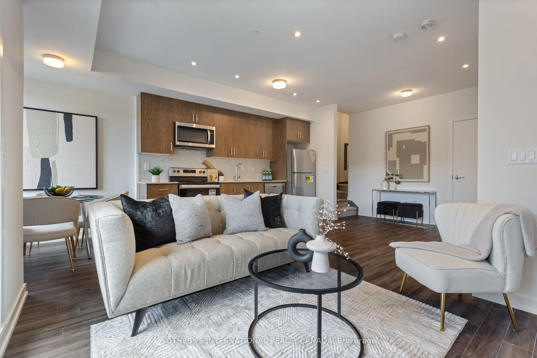 3562 Colonial Drive, #16