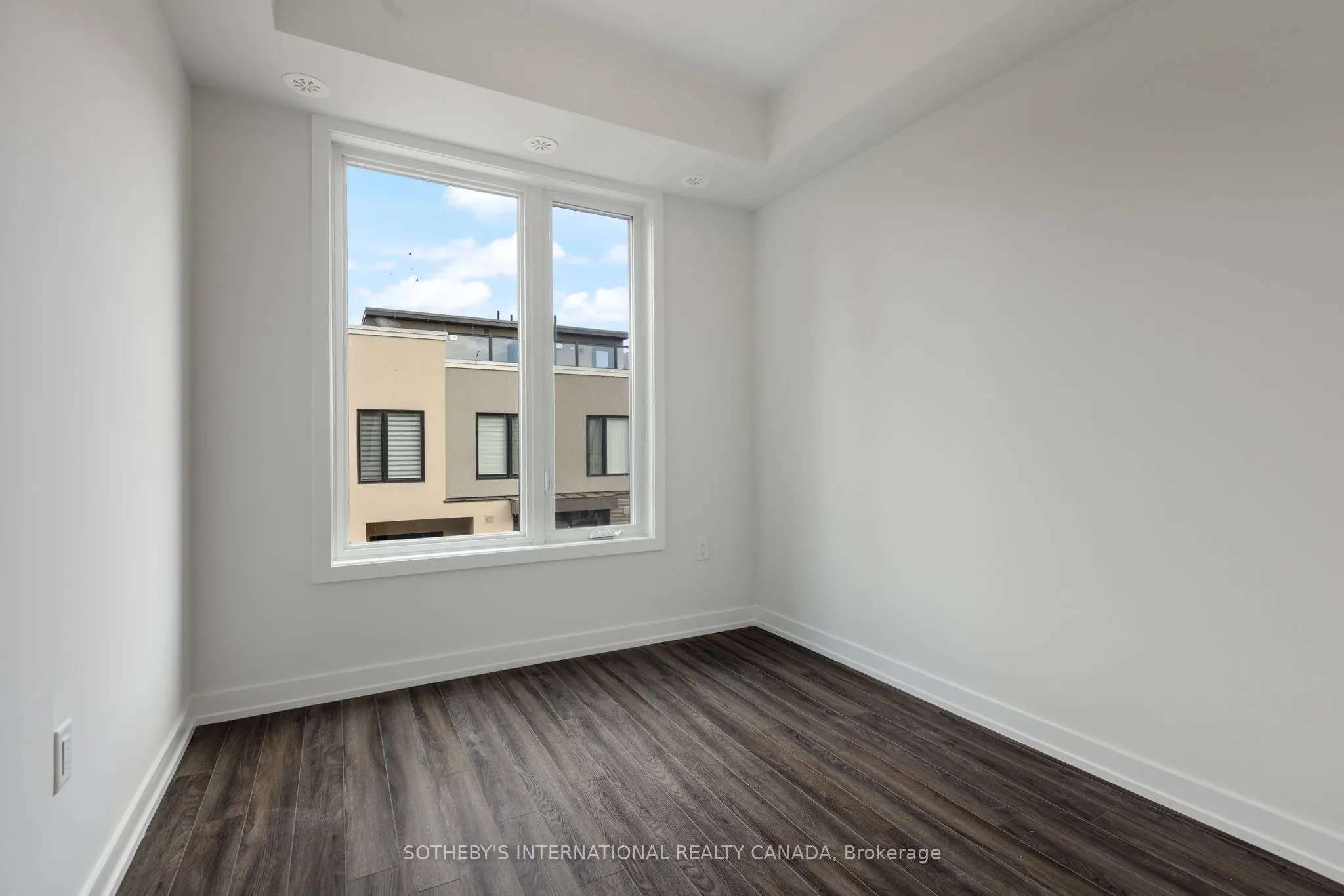 3562 Colonial Drive, #16