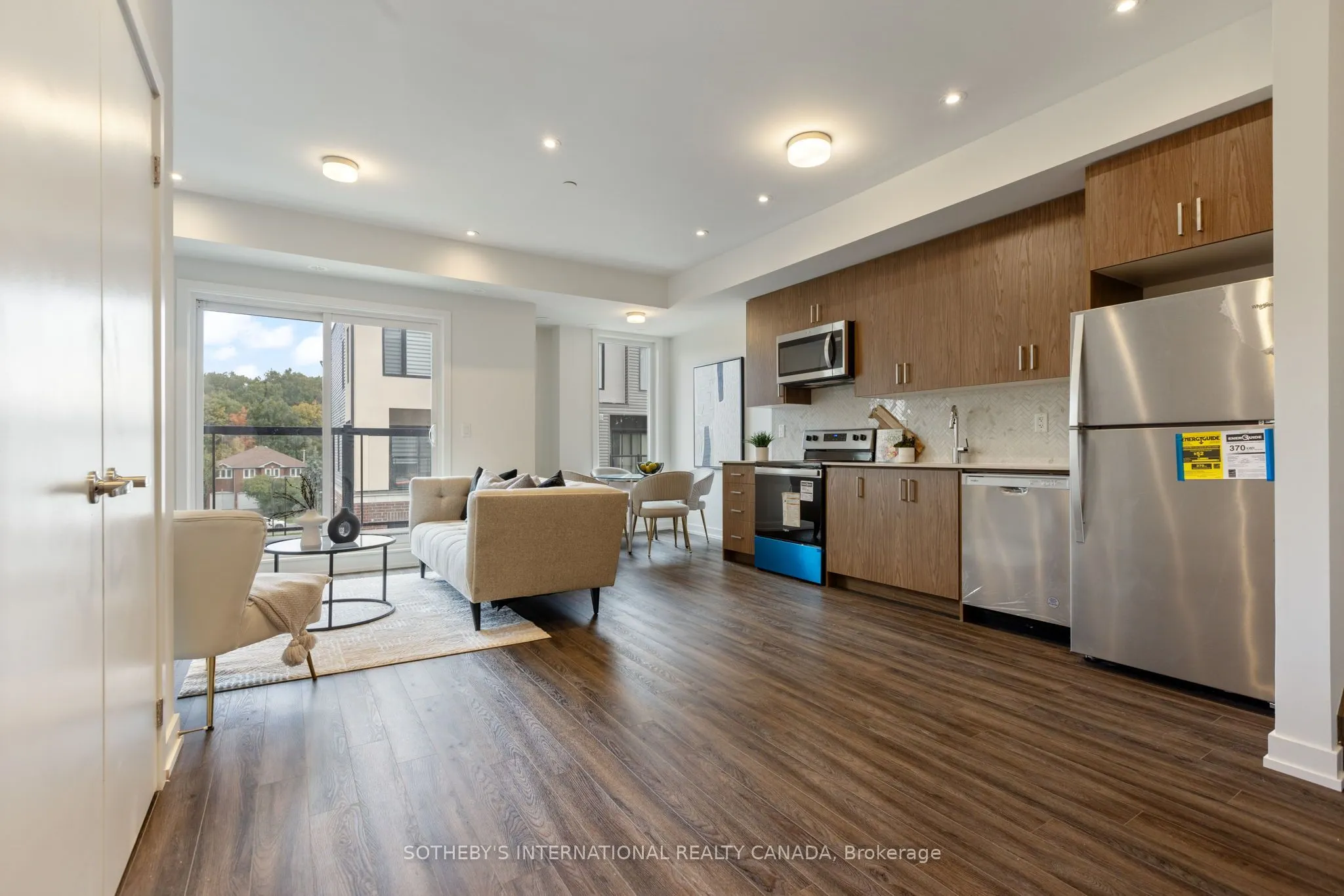 3562 Colonial Drive, #16
