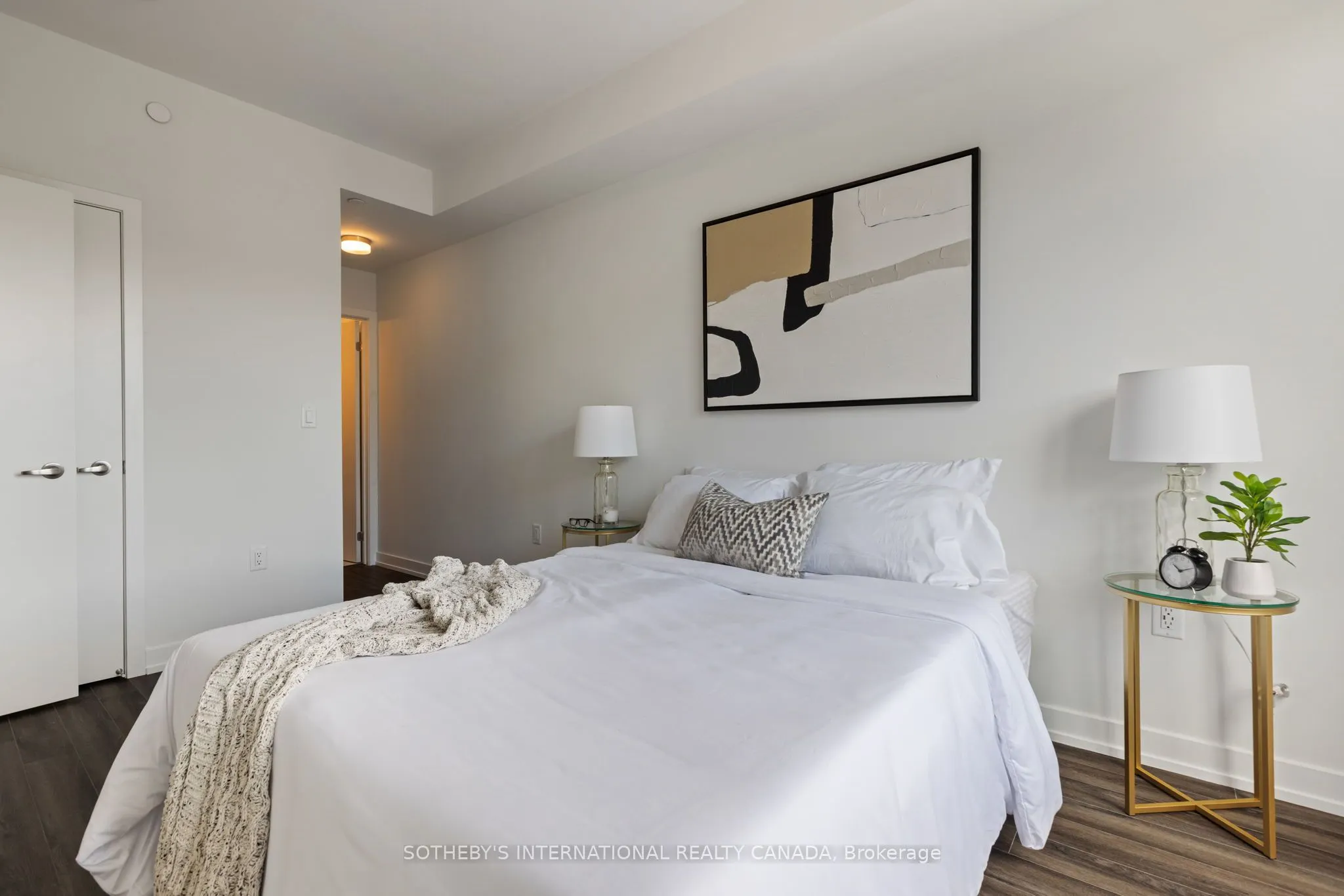 3562 Colonial Drive, #16