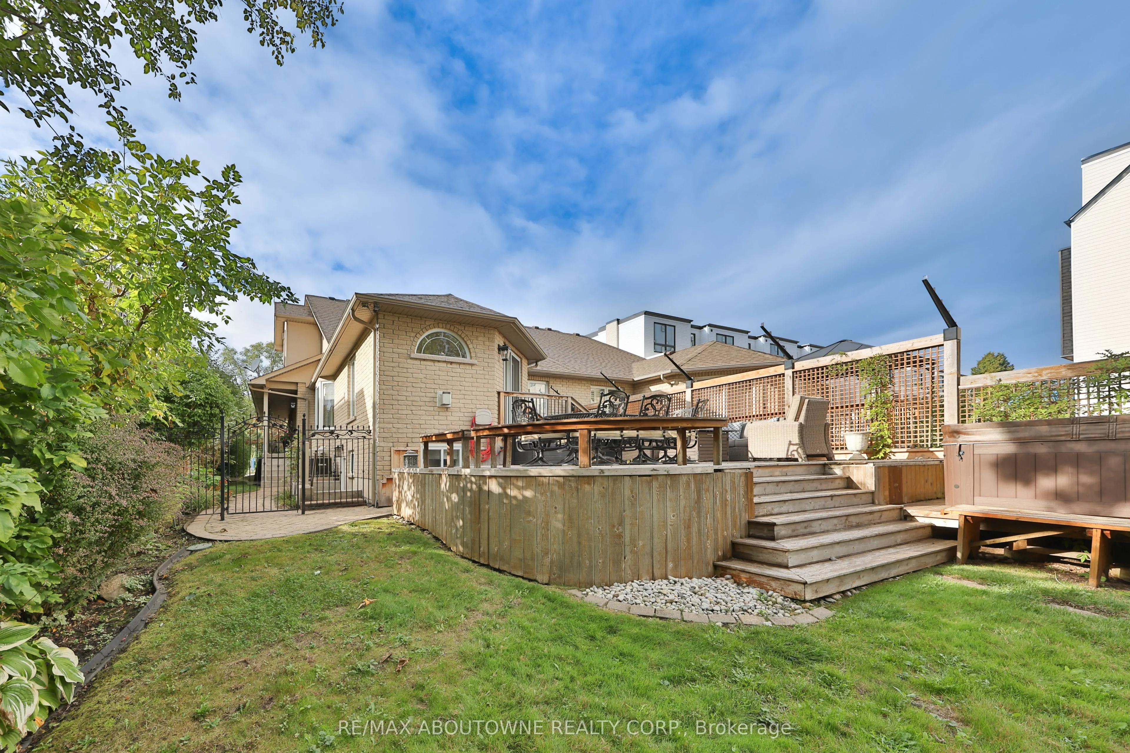 2304 Sovereign Street