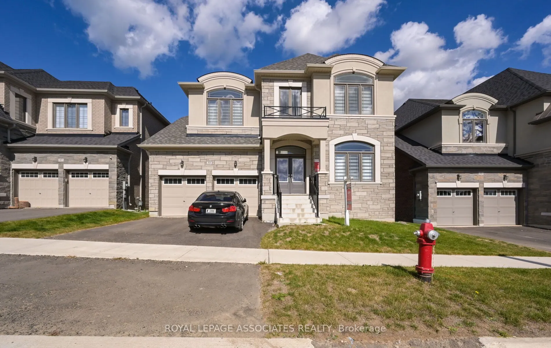 55 Raspberry Ridge Avenue