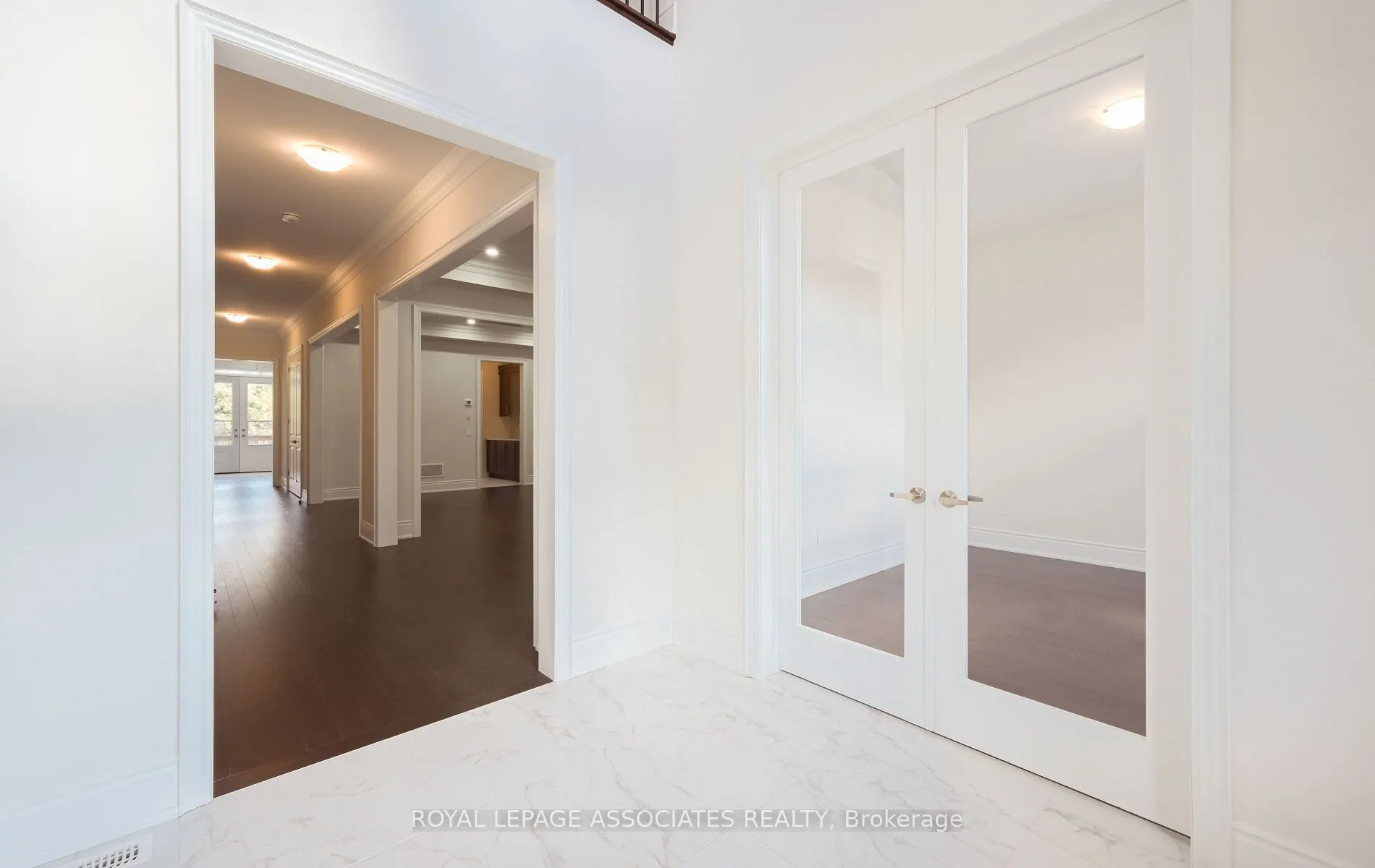 55 Raspberry Ridge Avenue