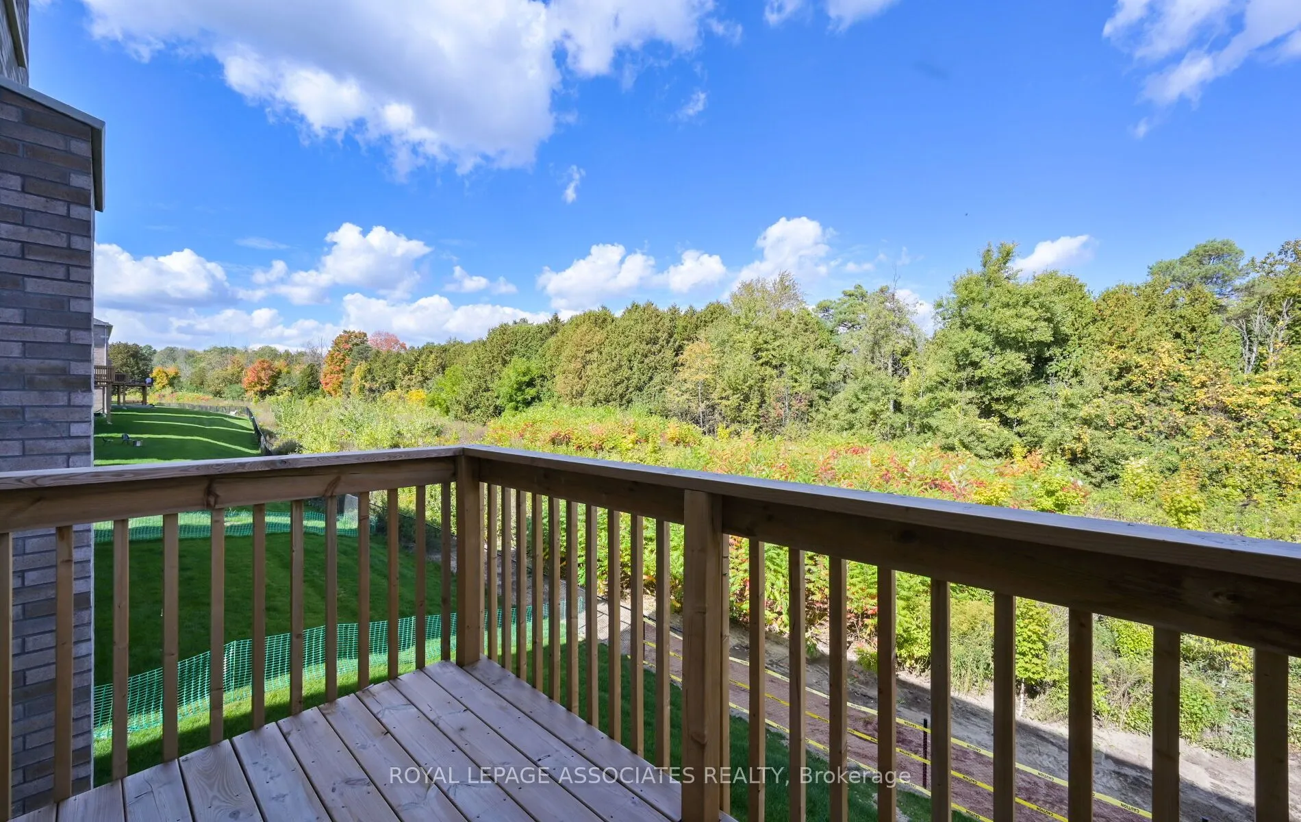 55 Raspberry Ridge Avenue