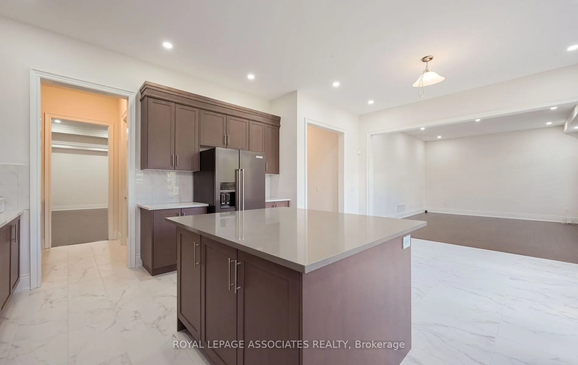 55 Raspberry Ridge Avenue