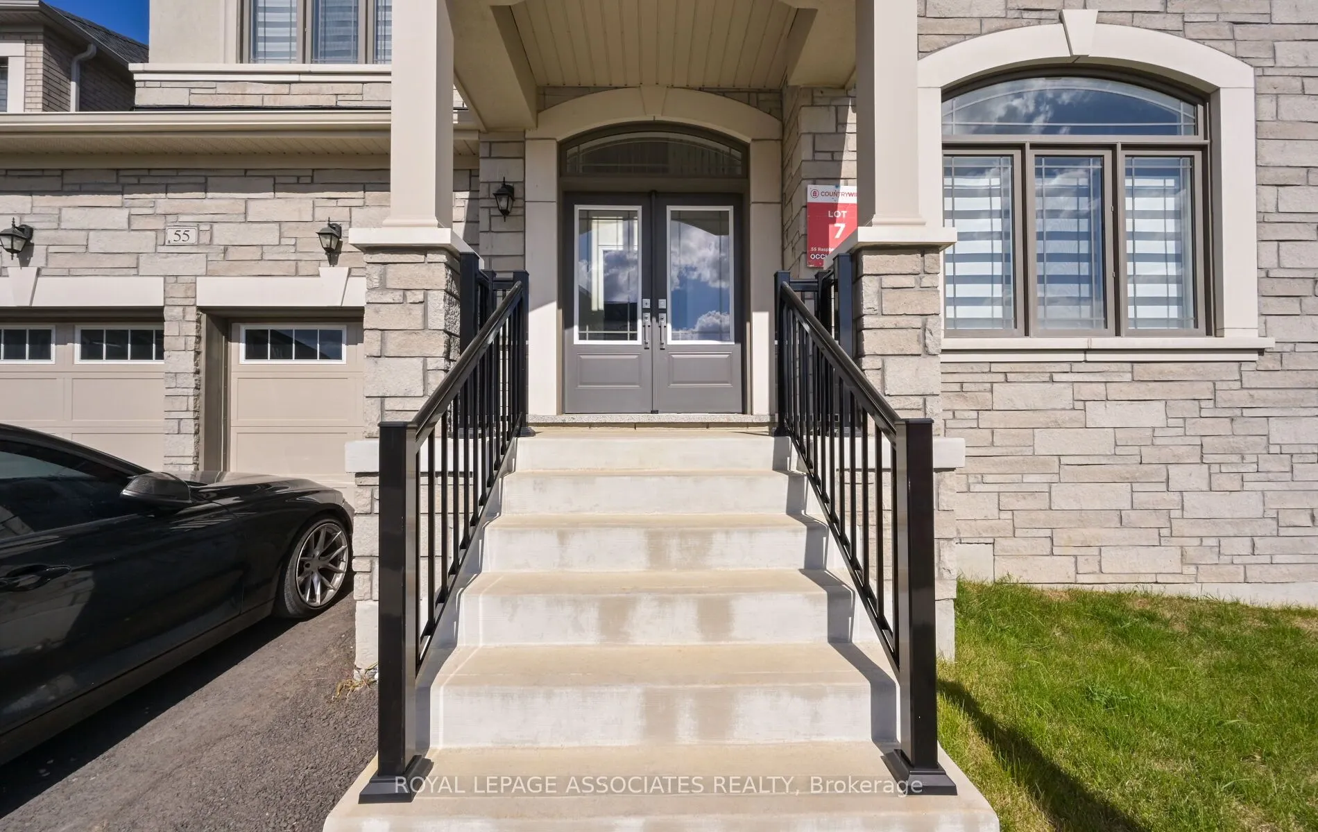 55 Raspberry Ridge Avenue