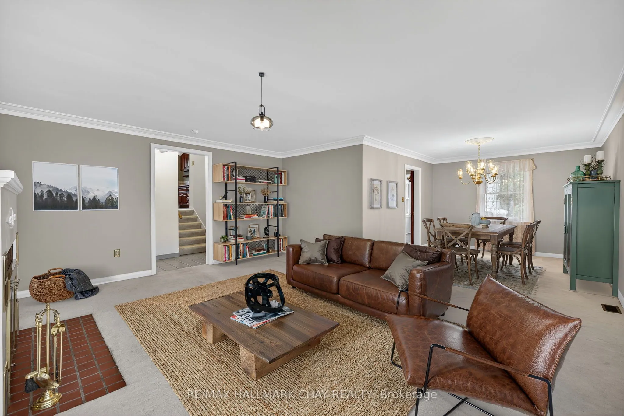 33 Mill Street S