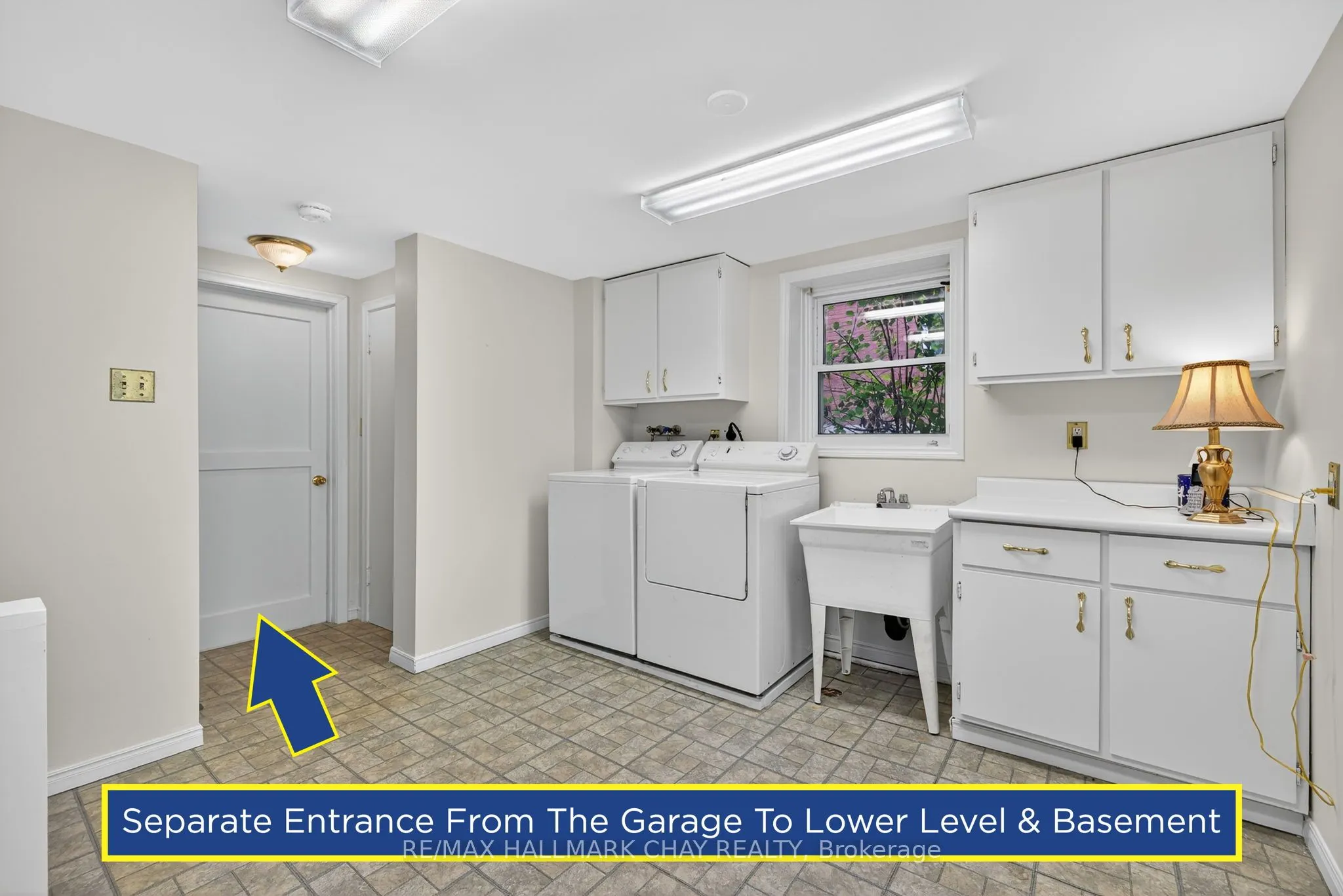 33 Mill Street S