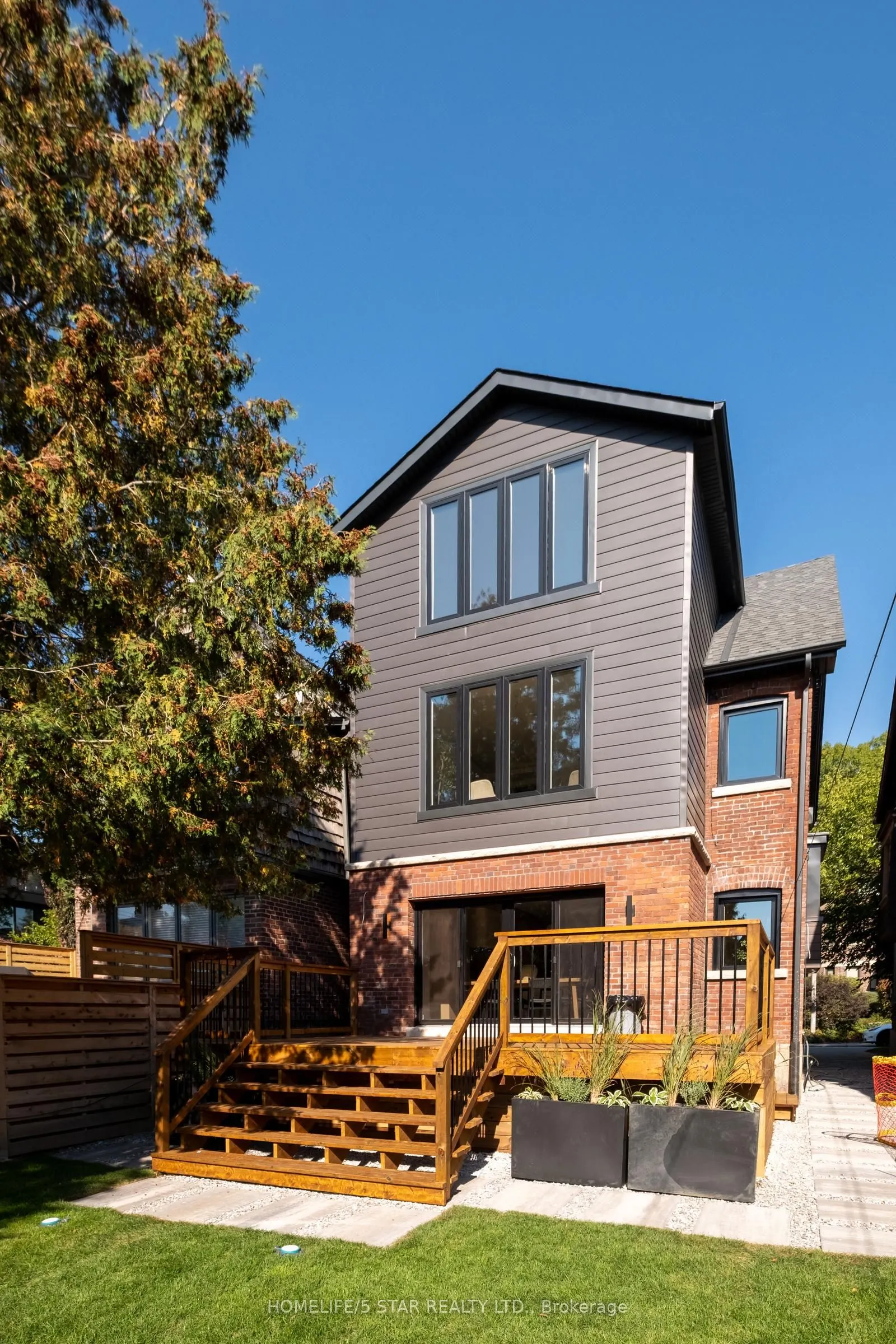 69 CONSTANCE Street