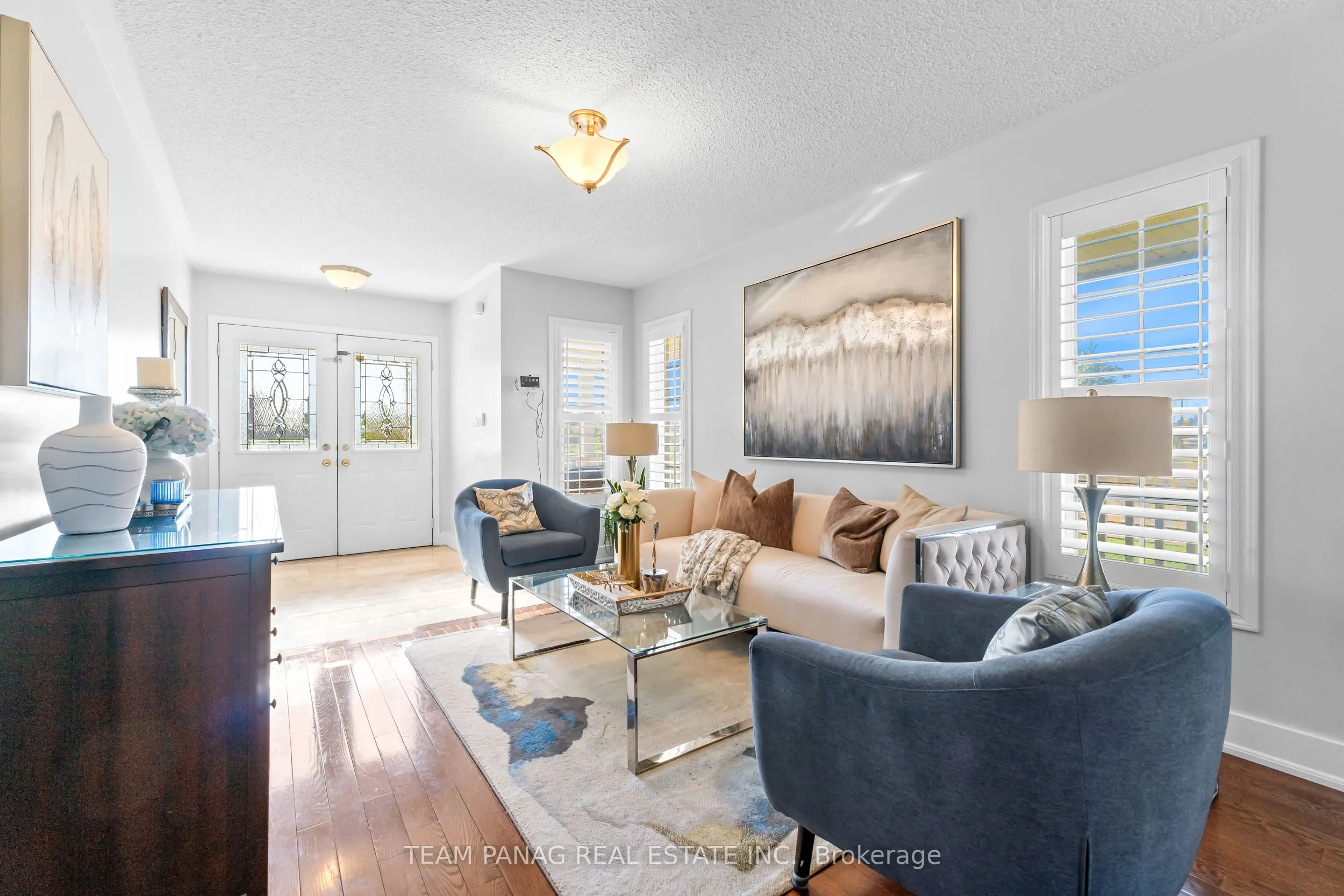 22 Coachlight Crescent