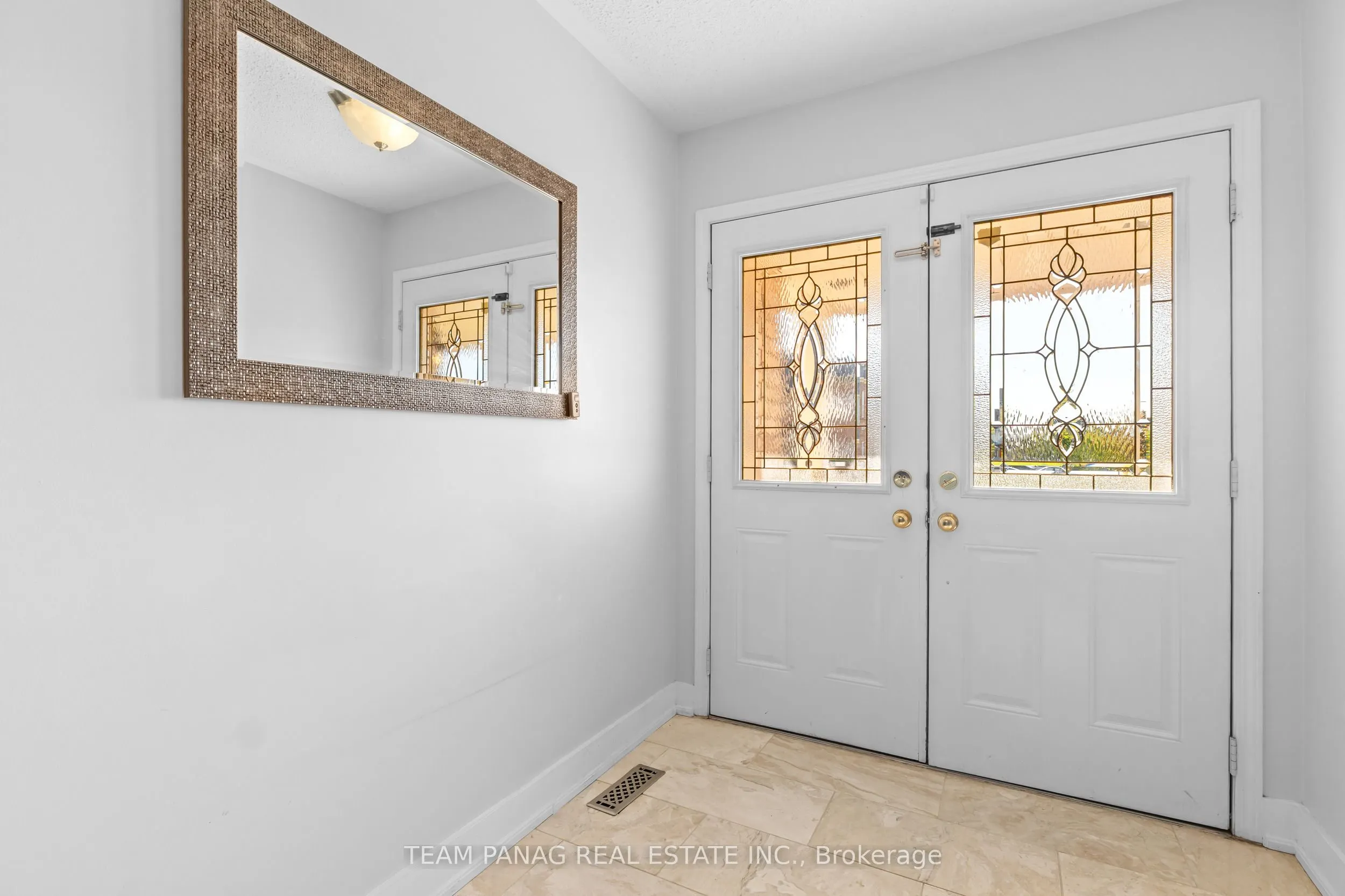 22 Coachlight Crescent