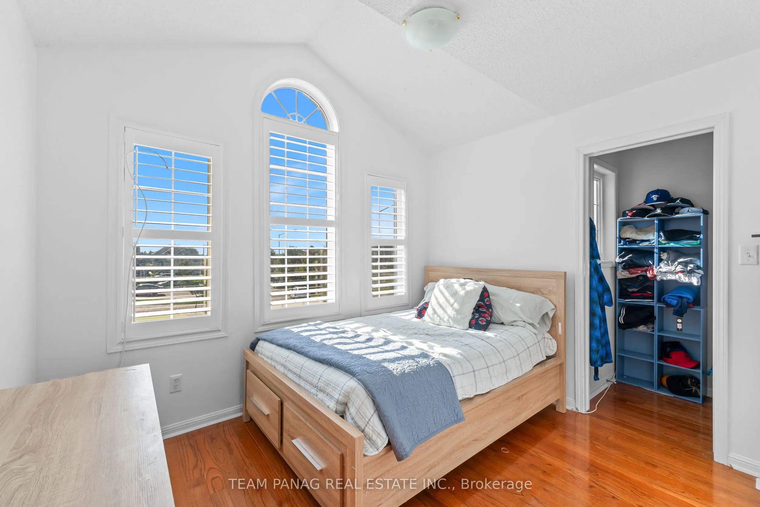 22 Coachlight Crescent