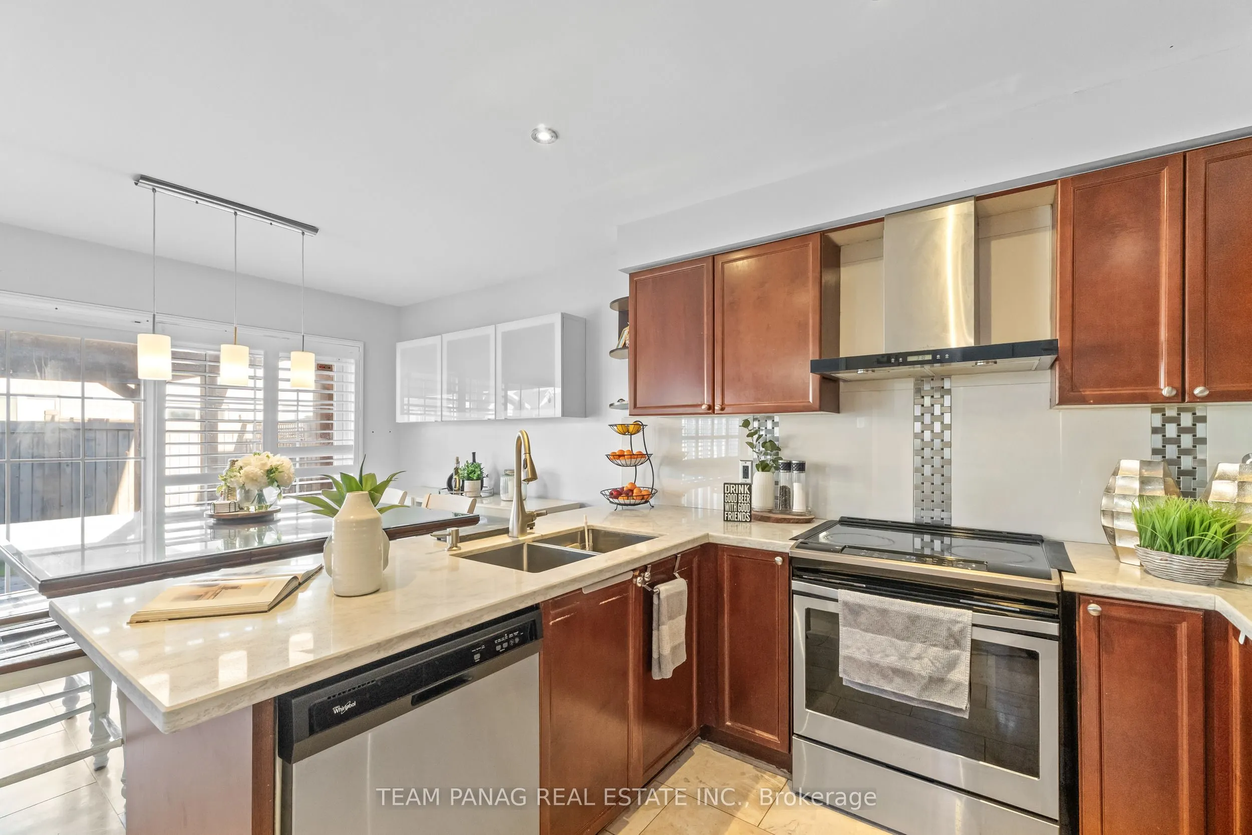 22 Coachlight Crescent