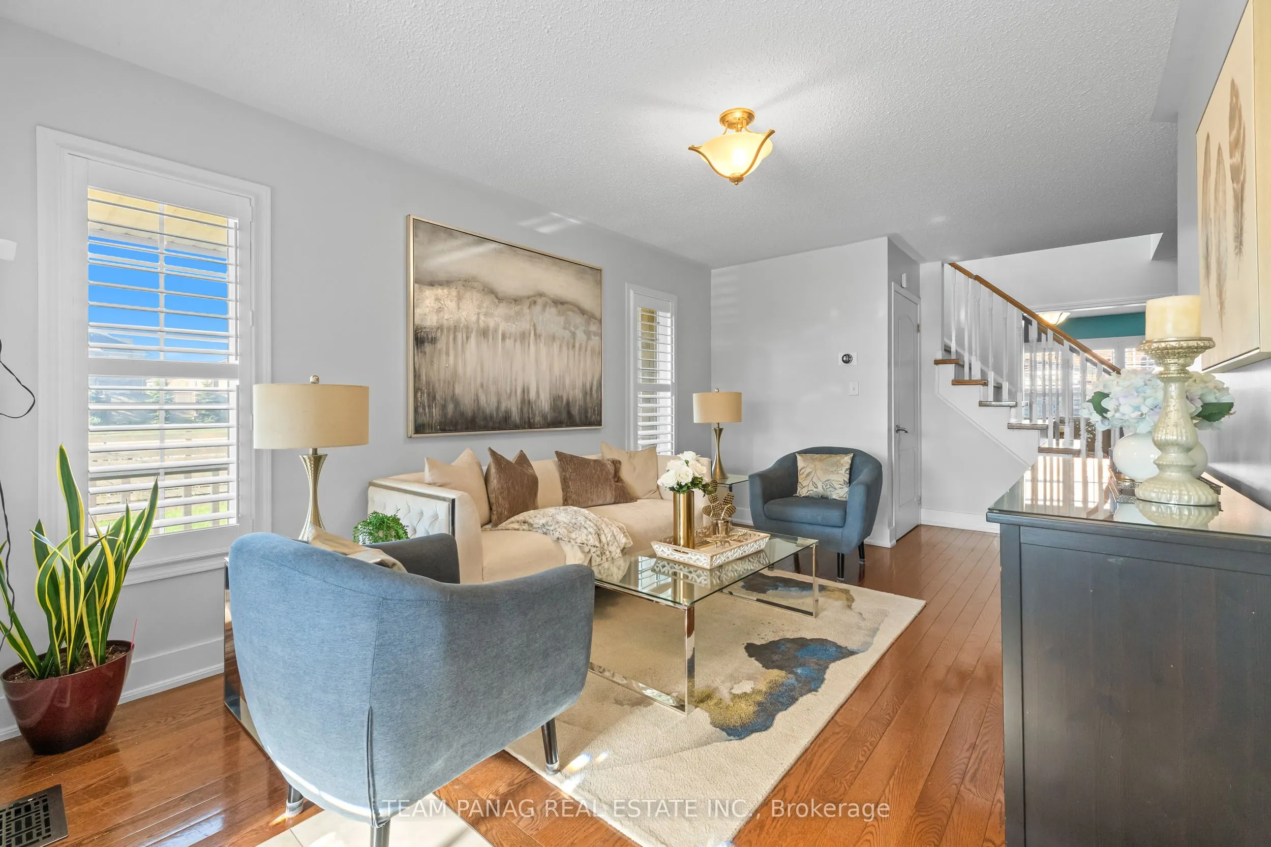 22 Coachlight Crescent