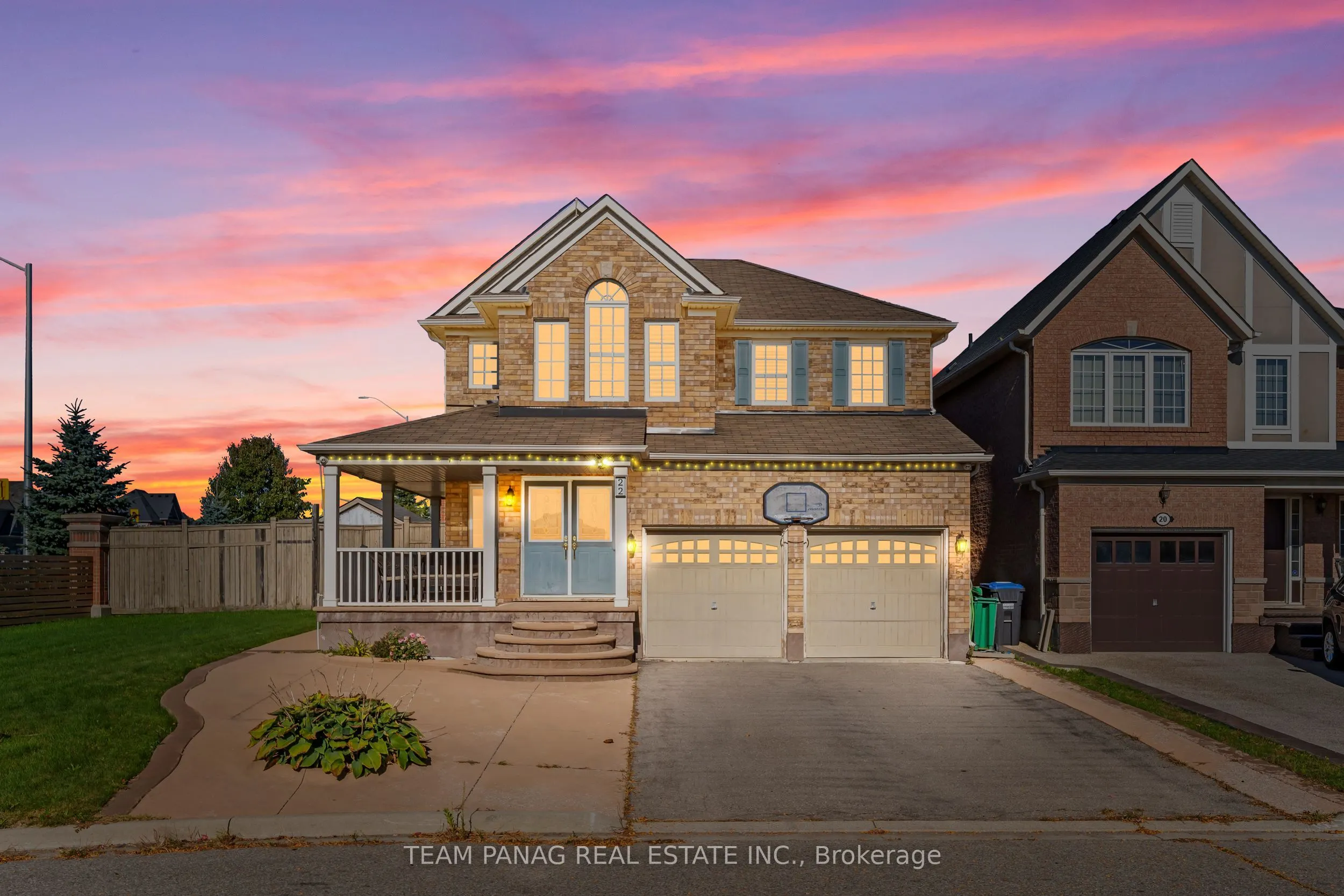 22 Coachlight Crescent