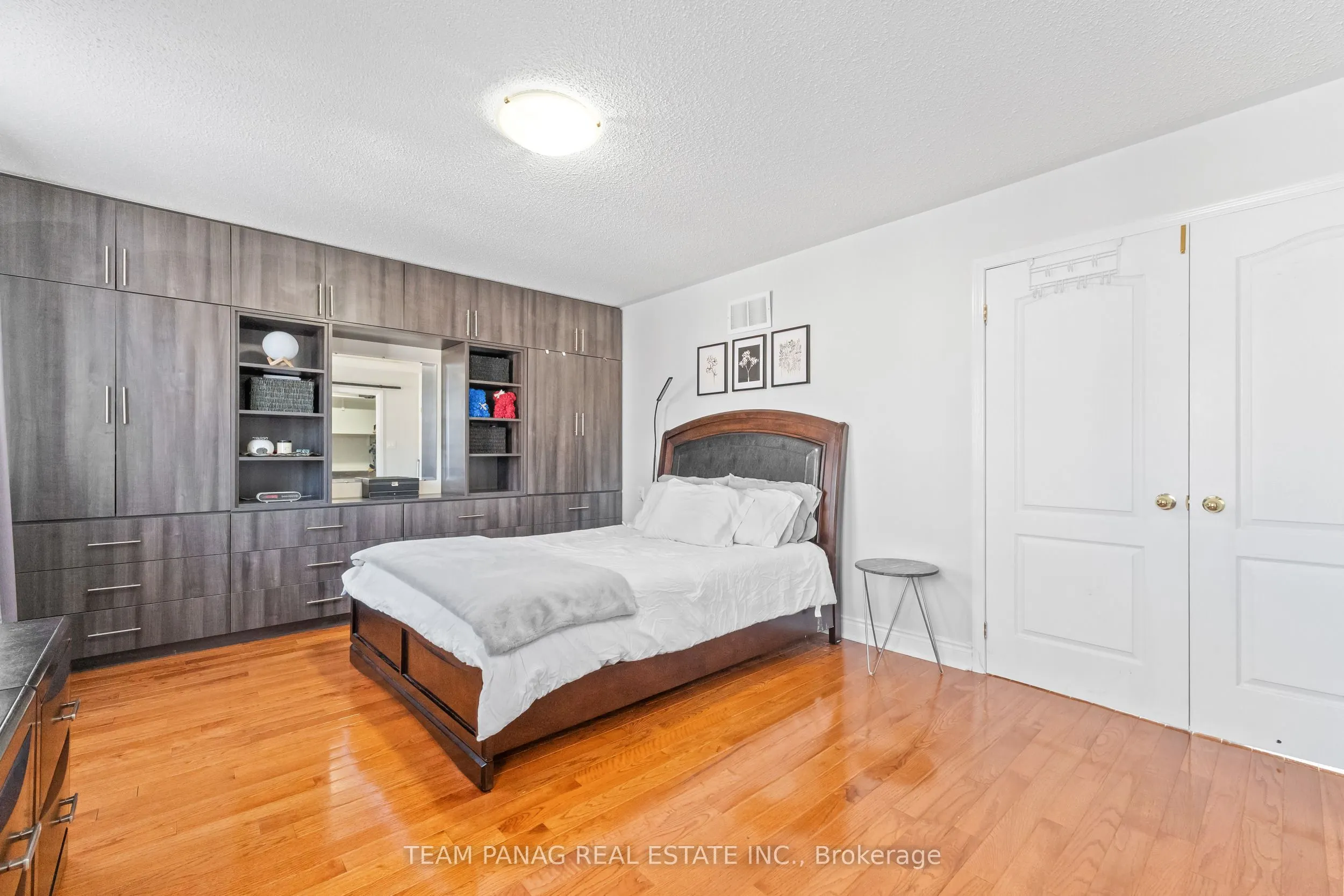 22 Coachlight Crescent