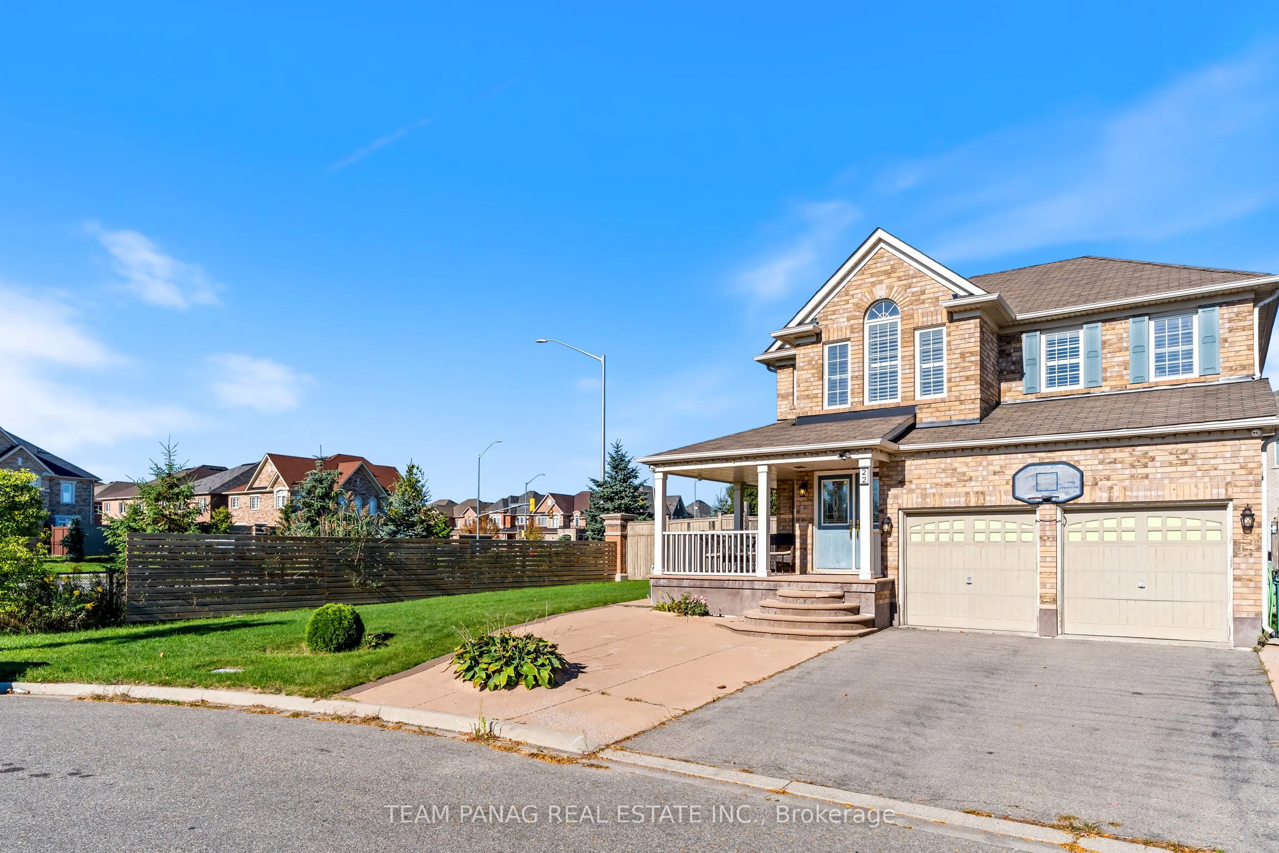 22 Coachlight Crescent