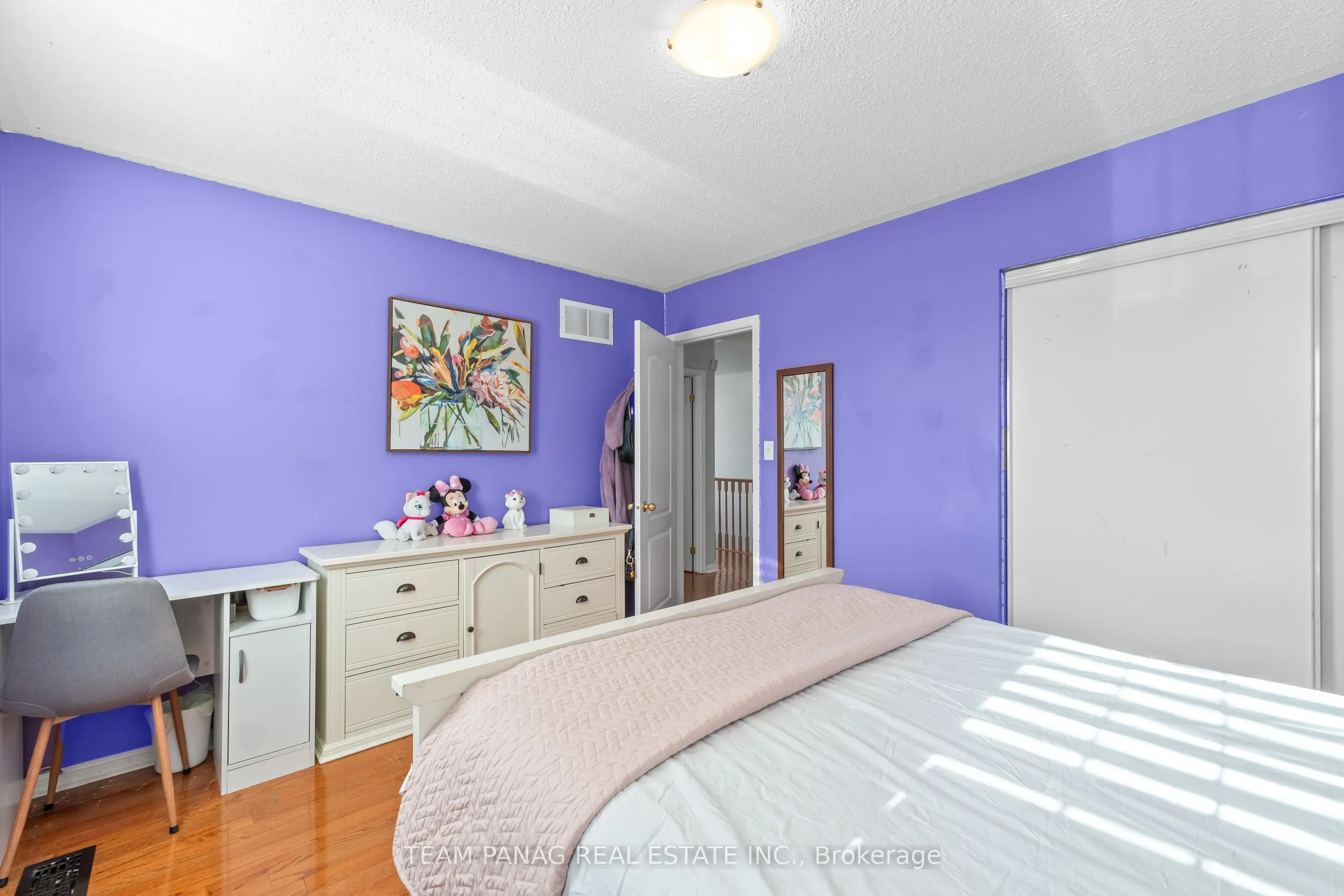 22 Coachlight Crescent