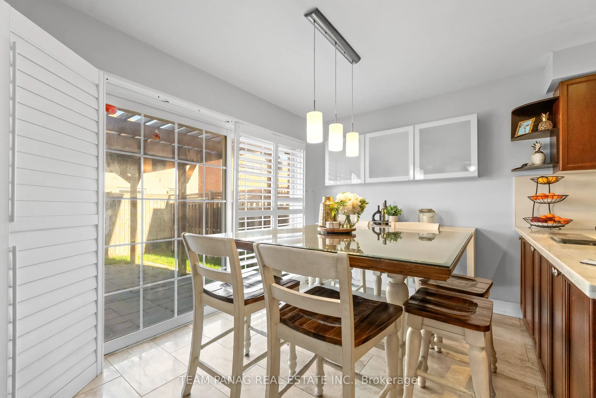 22 Coachlight Crescent