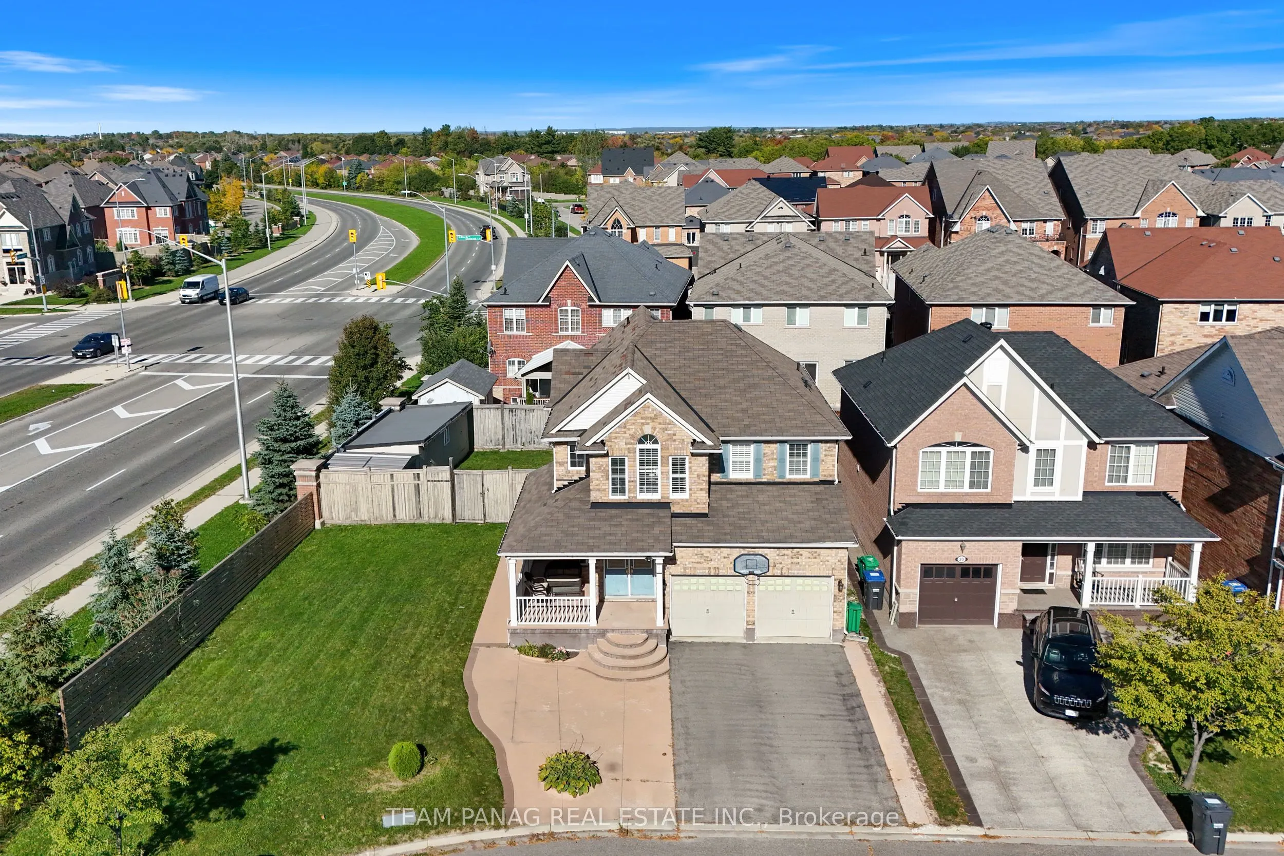 22 Coachlight Crescent
