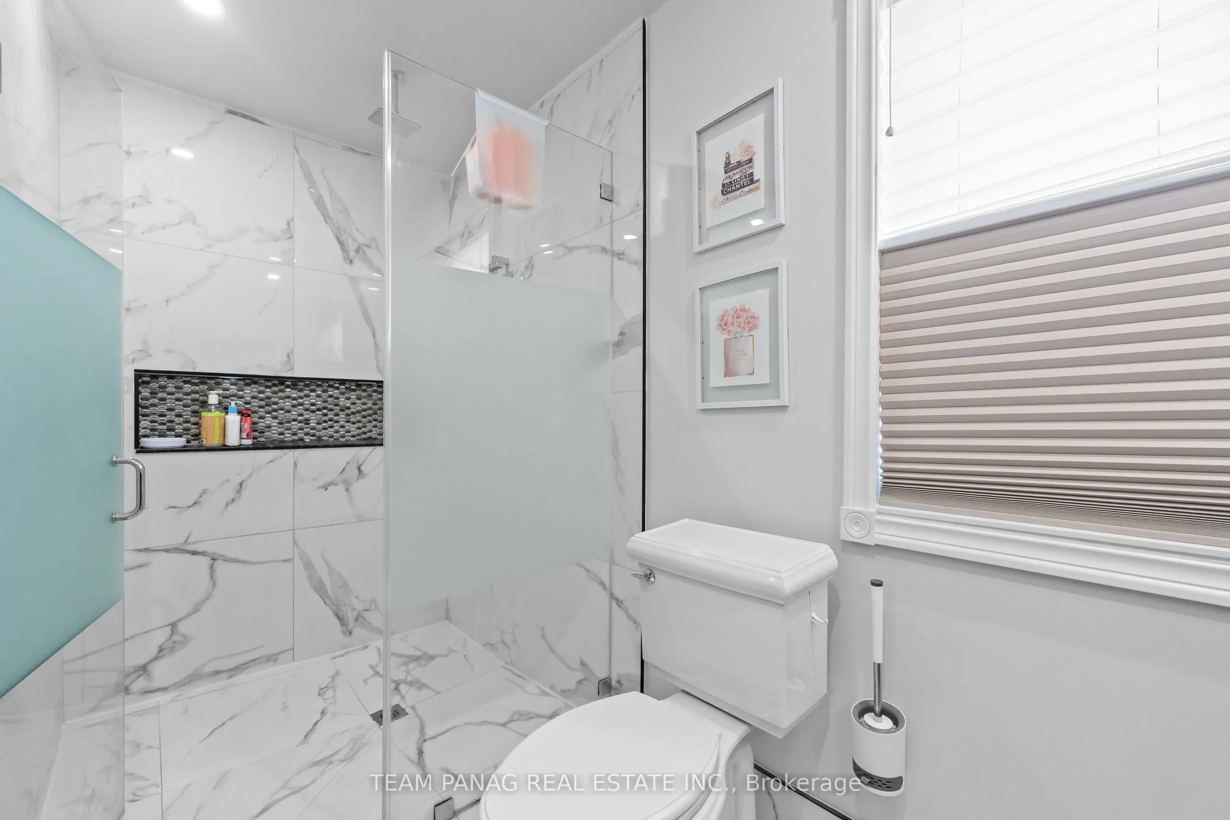 22 Coachlight Crescent