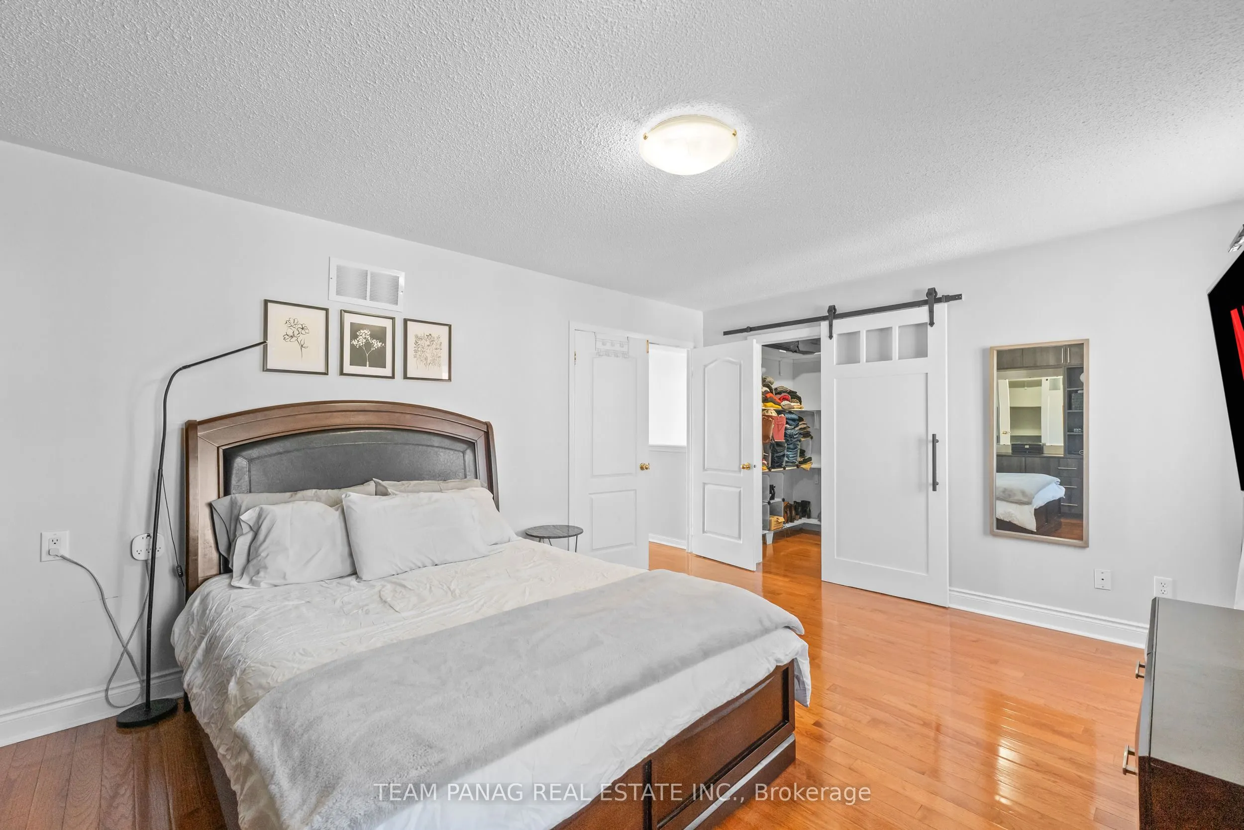 22 Coachlight Crescent