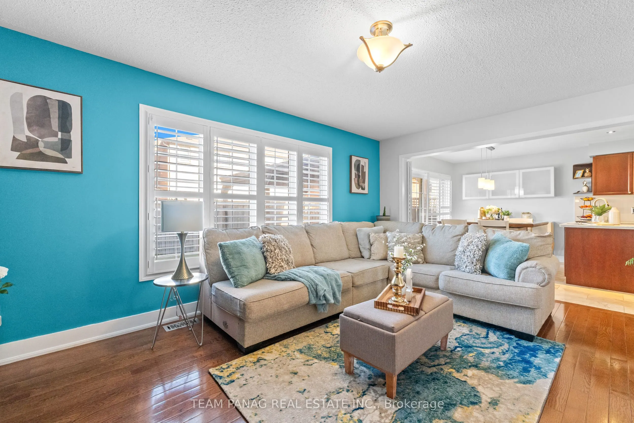 22 Coachlight Crescent