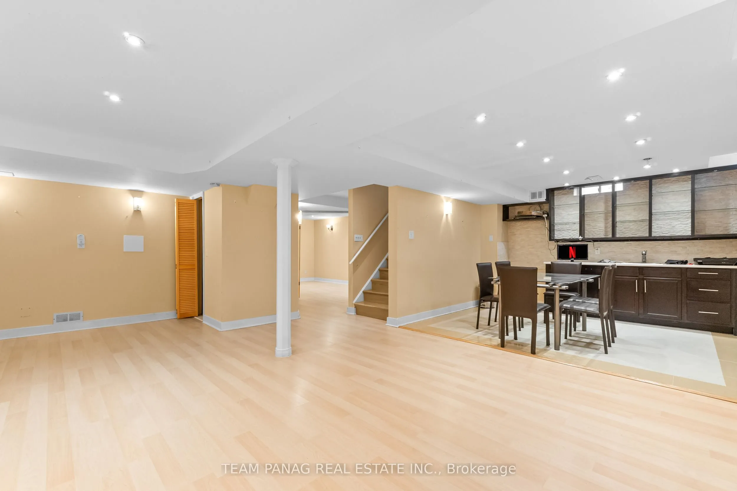 22 Coachlight Crescent