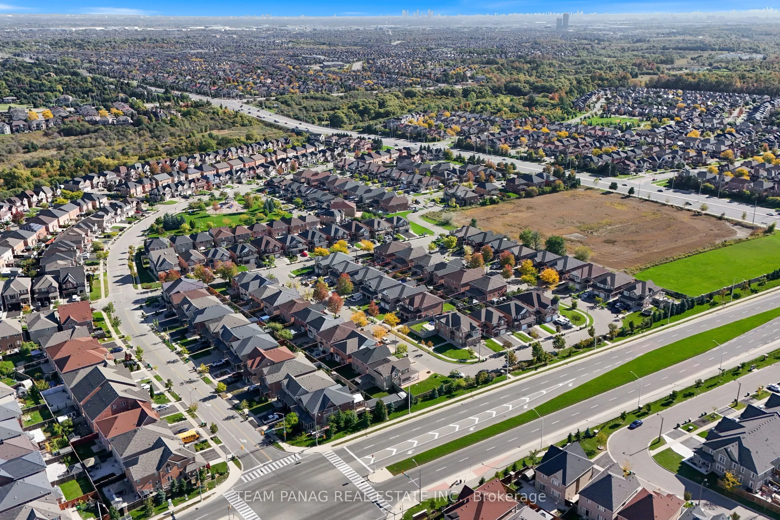 22 Coachlight Crescent
