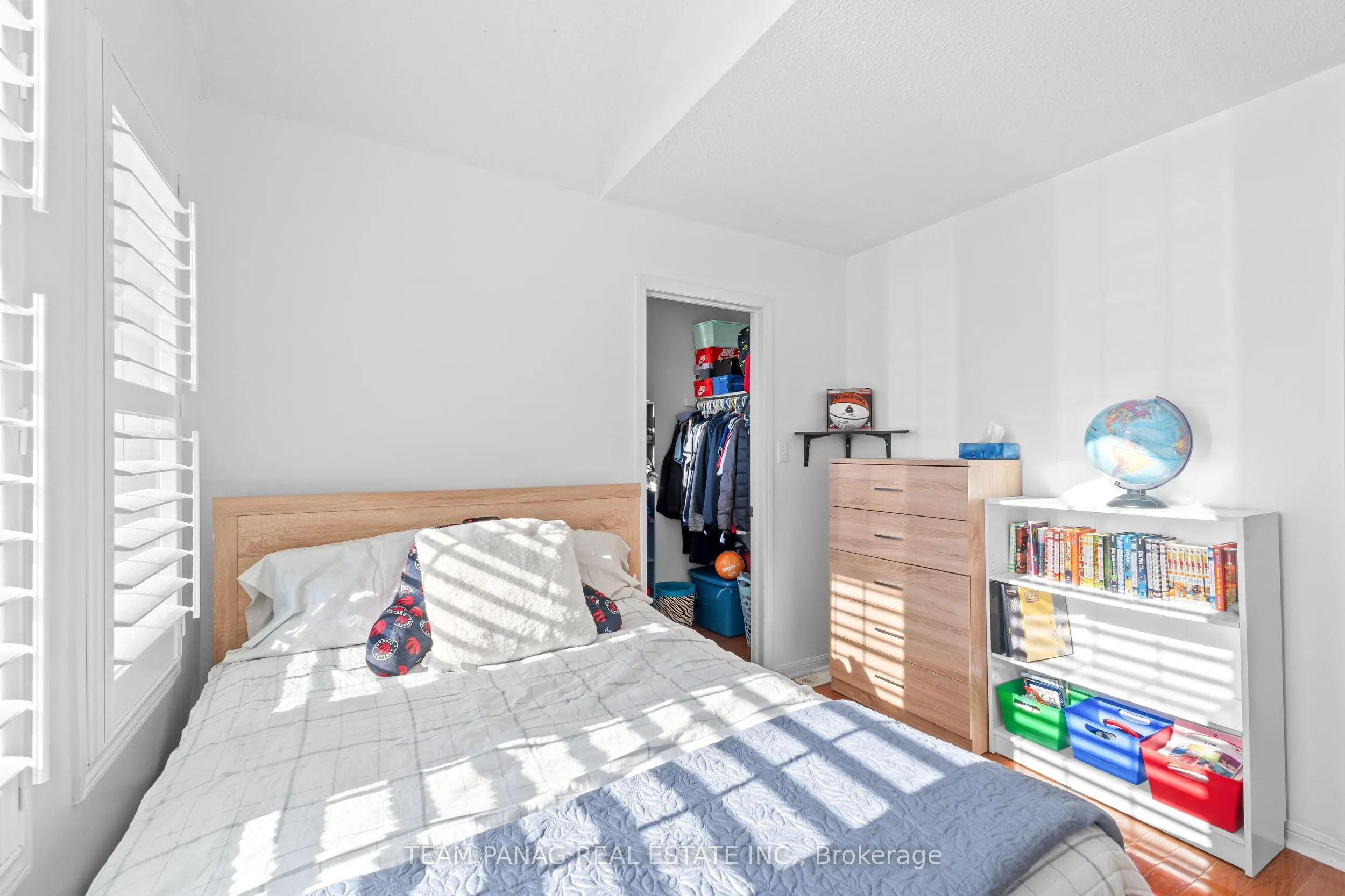 22 Coachlight Crescent