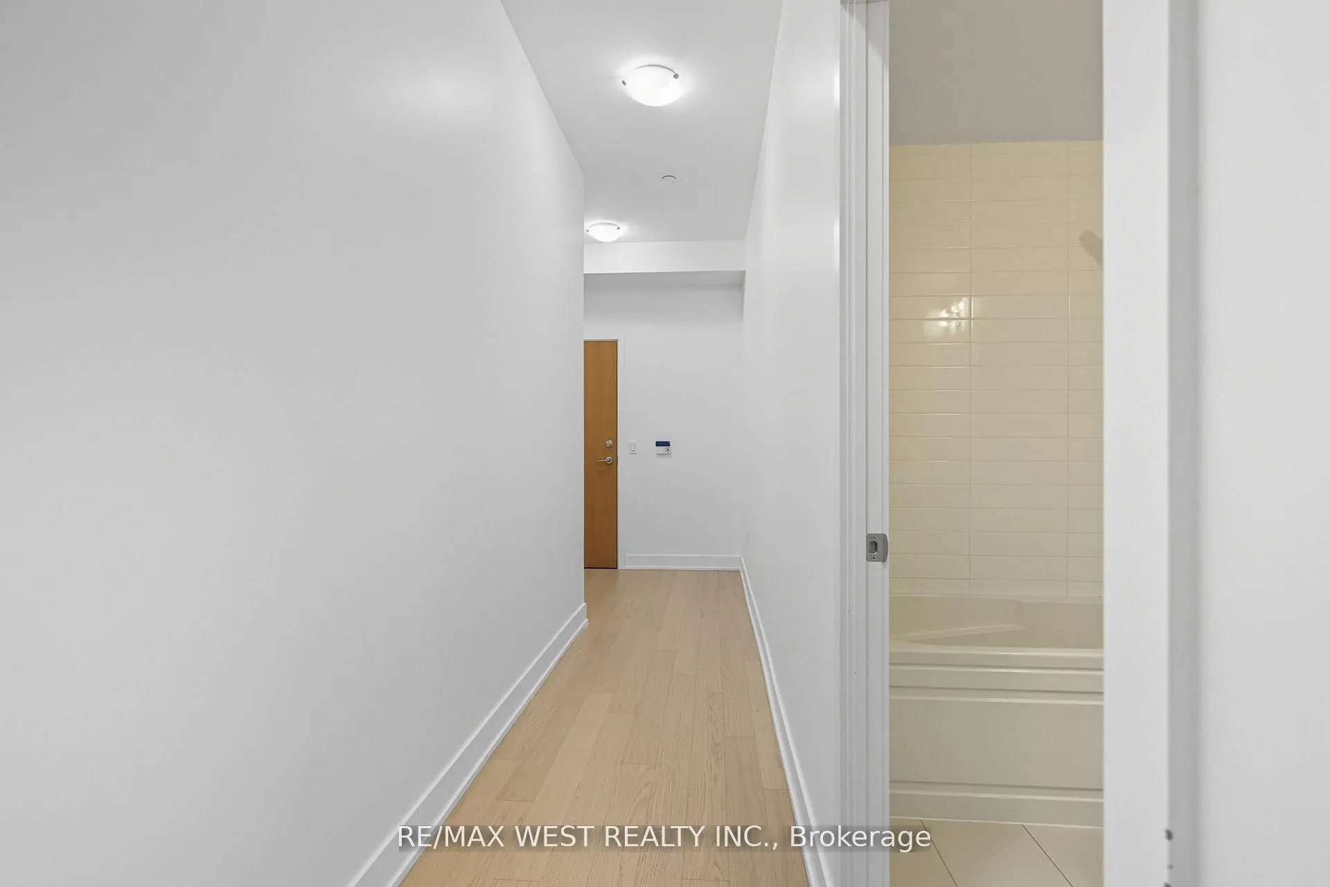 20 Shore Breeze Drive, #702