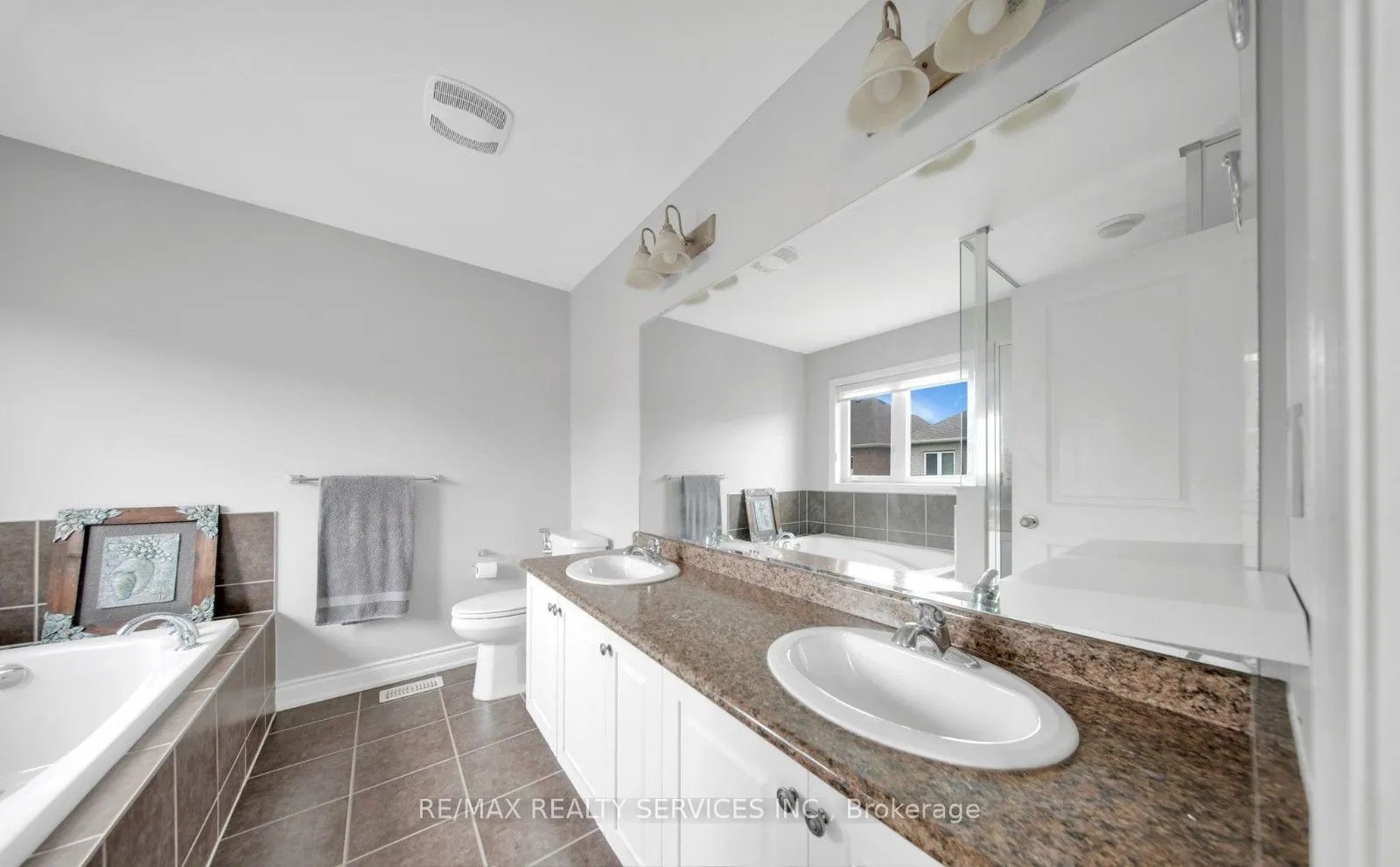 12 Goodsway Trail
