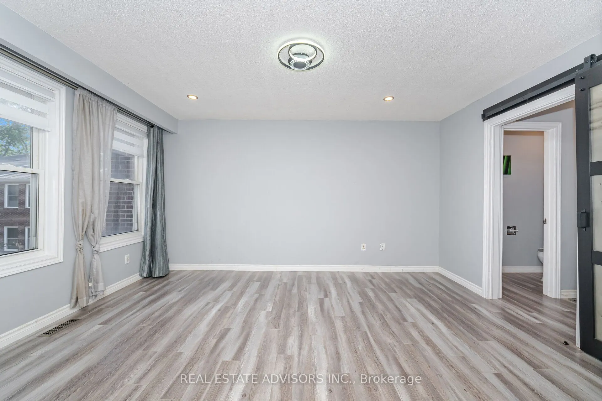 1320 Hampton Street, #25