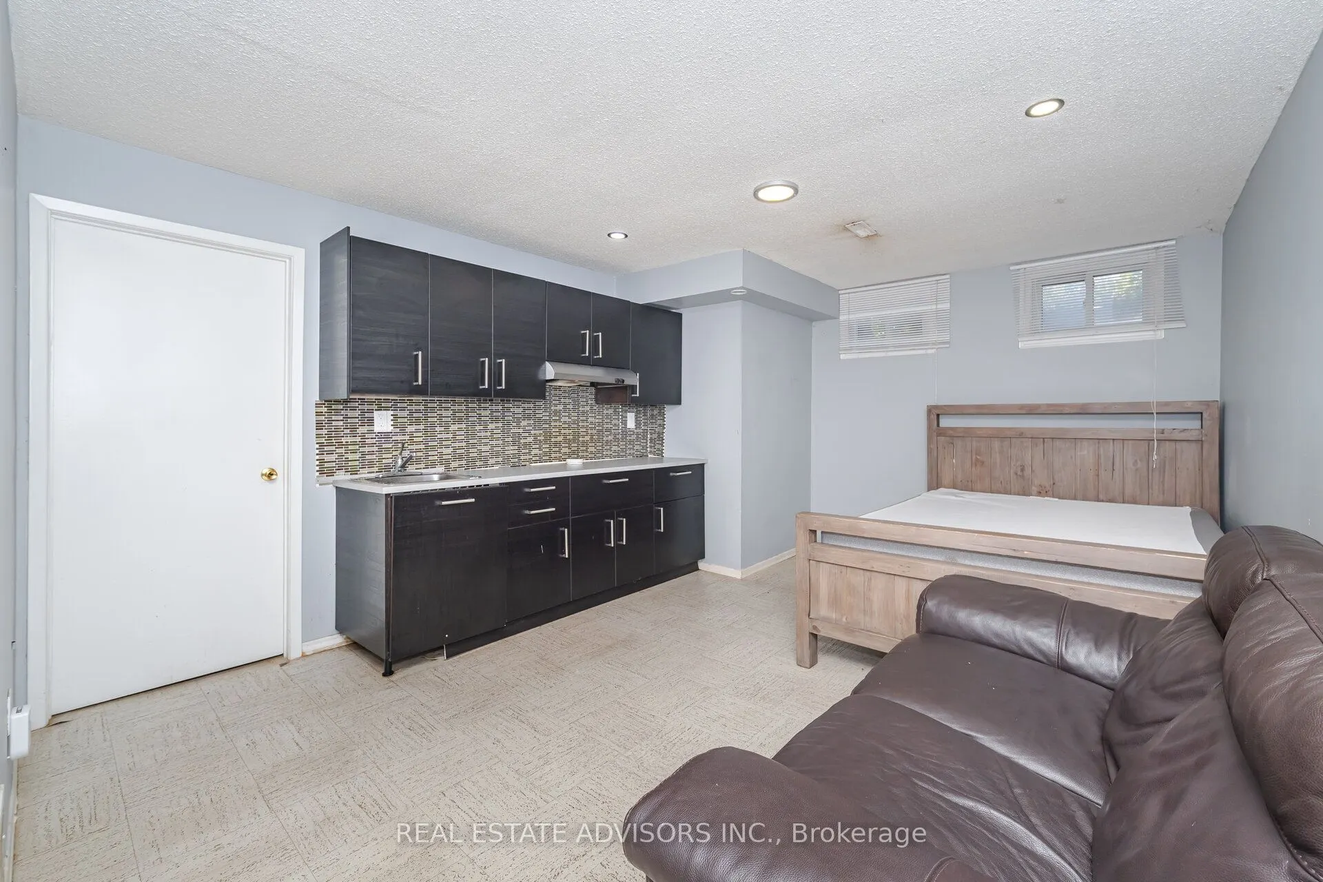 1320 Hampton Street, #25