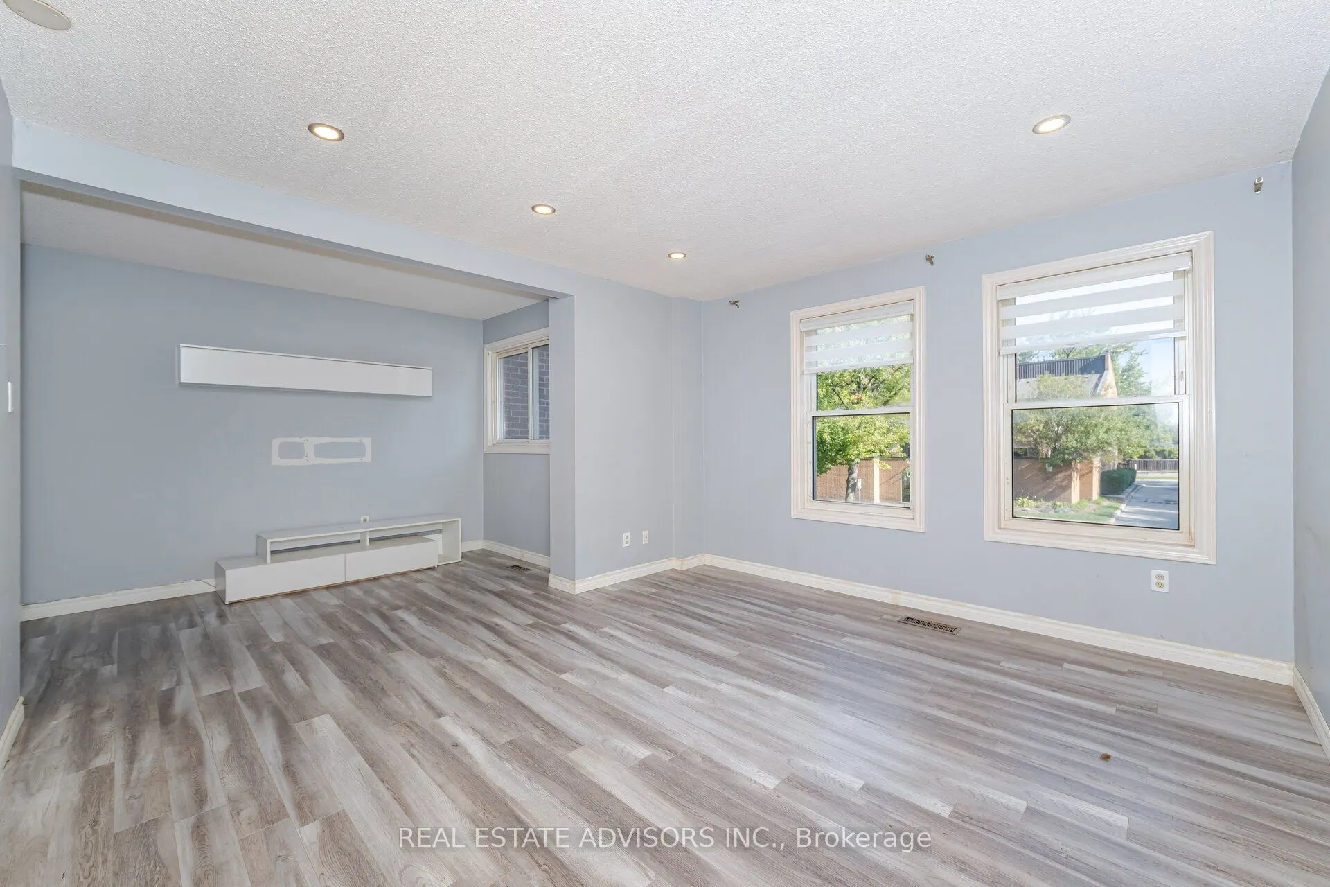 1320 Hampton Street, #25