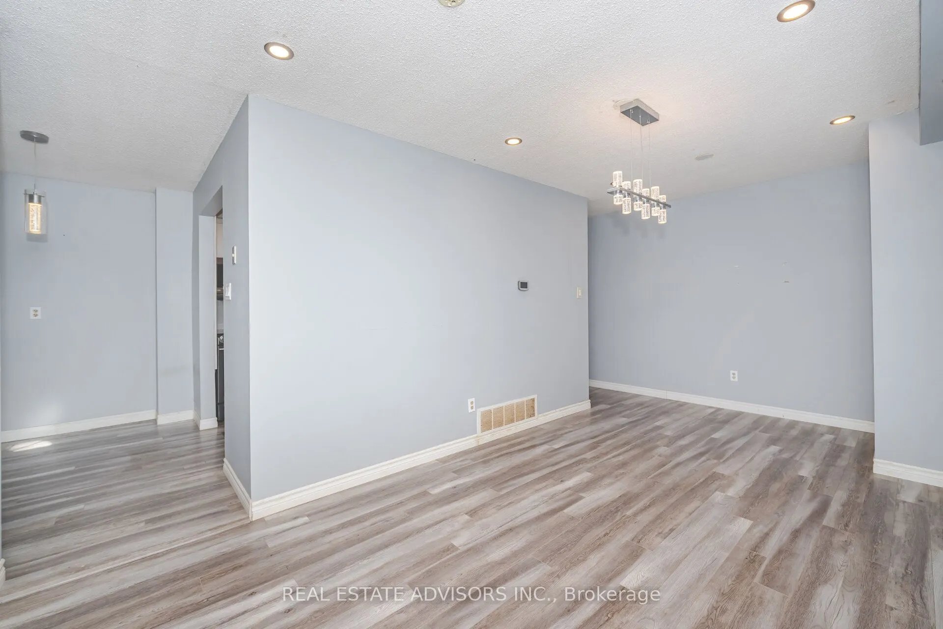 1320 Hampton Street, #25