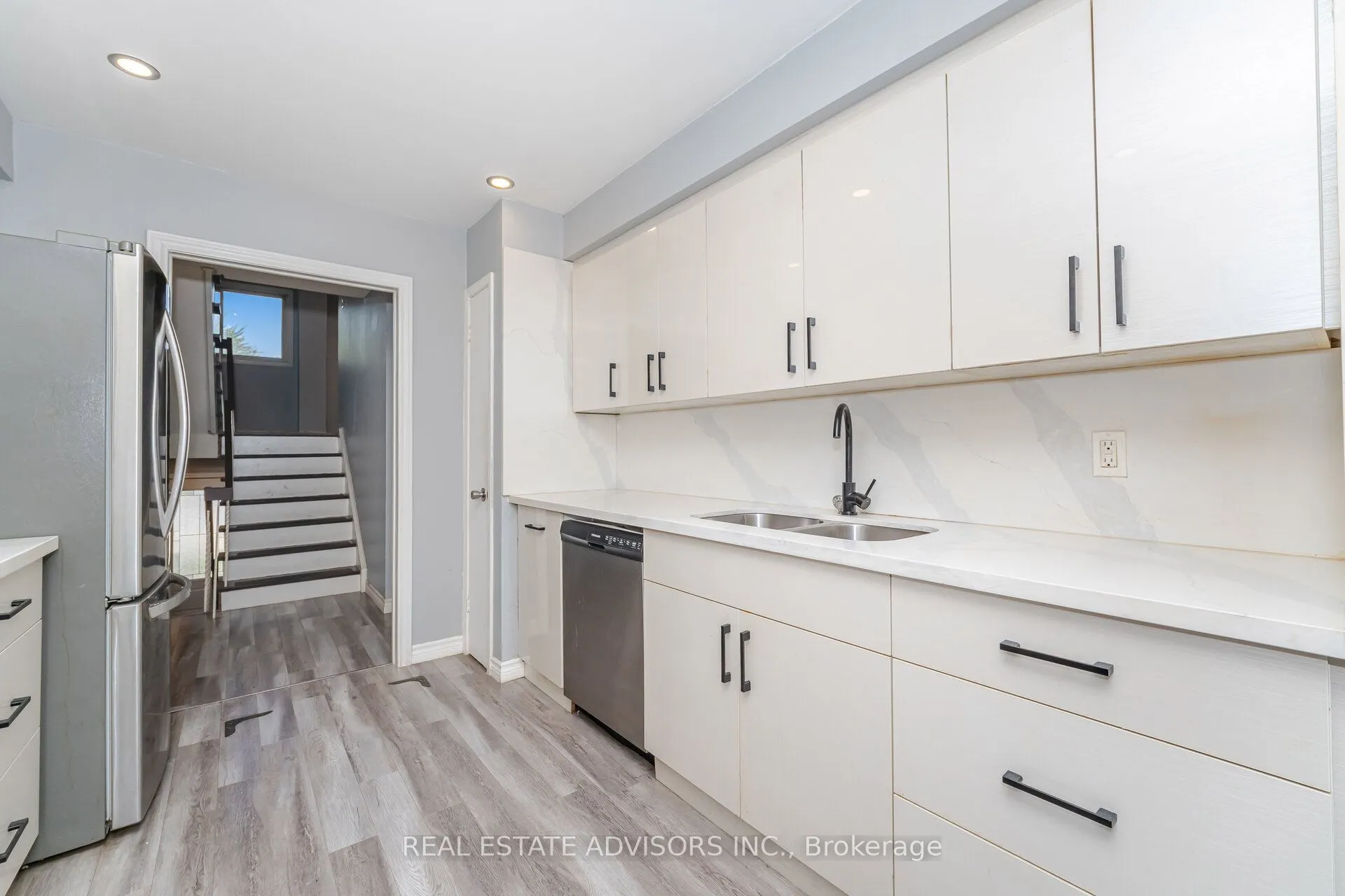 1320 Hampton Street, #25
