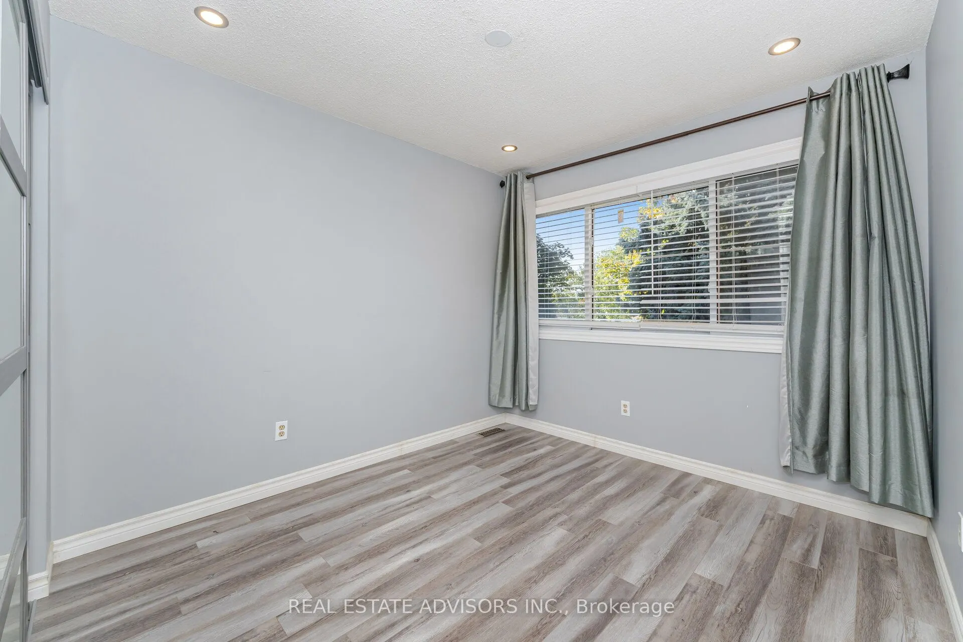 1320 Hampton Street, #25