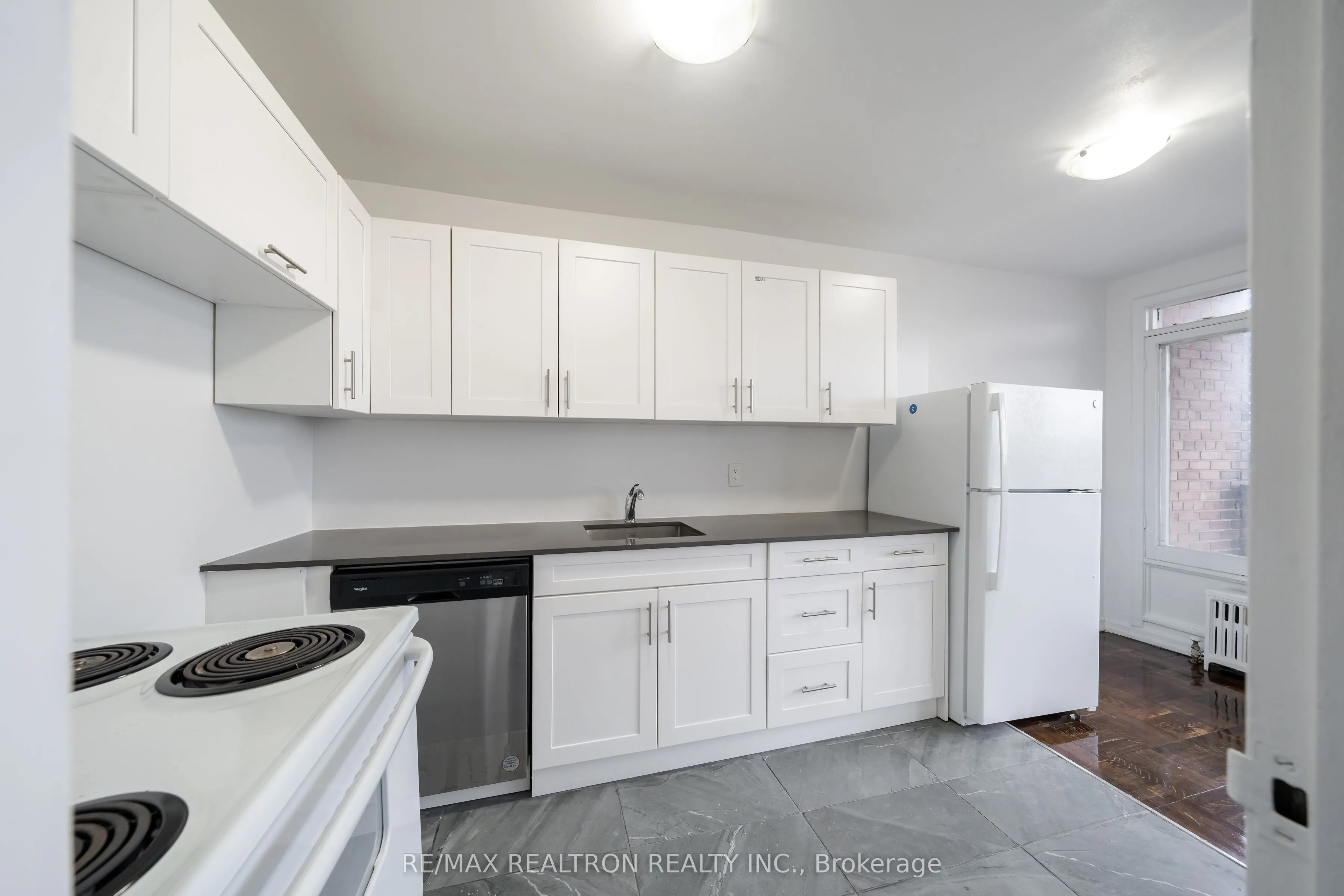 2515 Eglinton Avenue W, #102