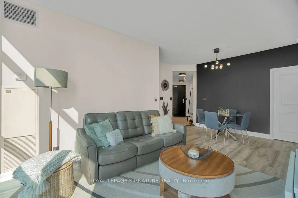 90 Absolute Avenue, #709