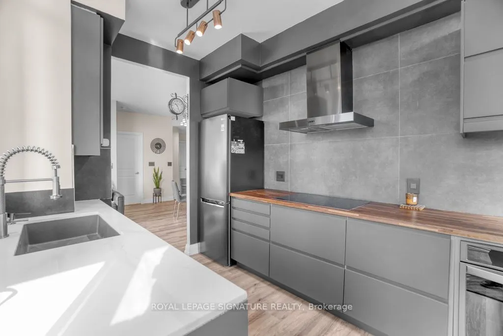 90 Absolute Avenue, #709