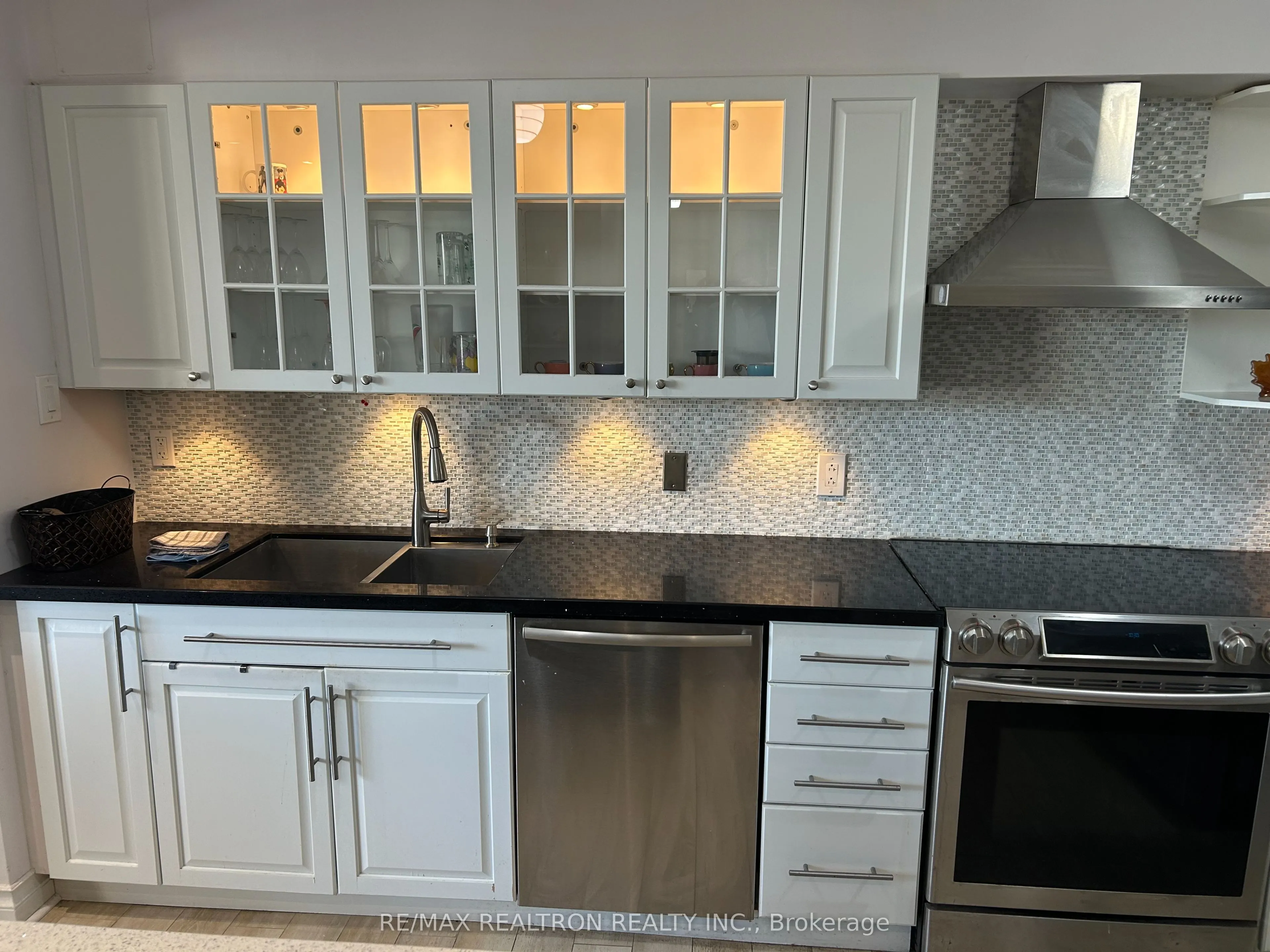 155 Marlee Avenue, #709