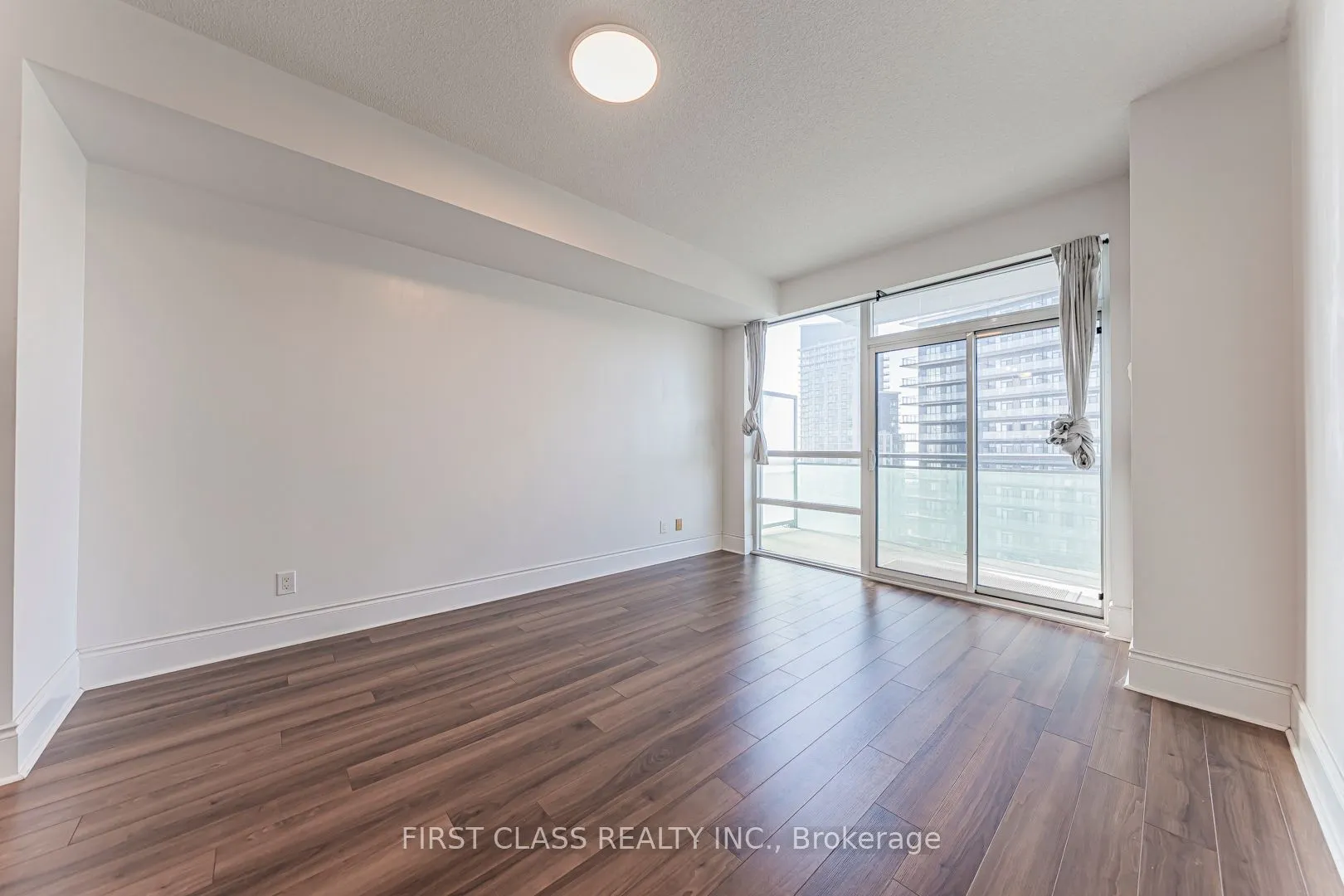 16 Brookers Lane, #2410
