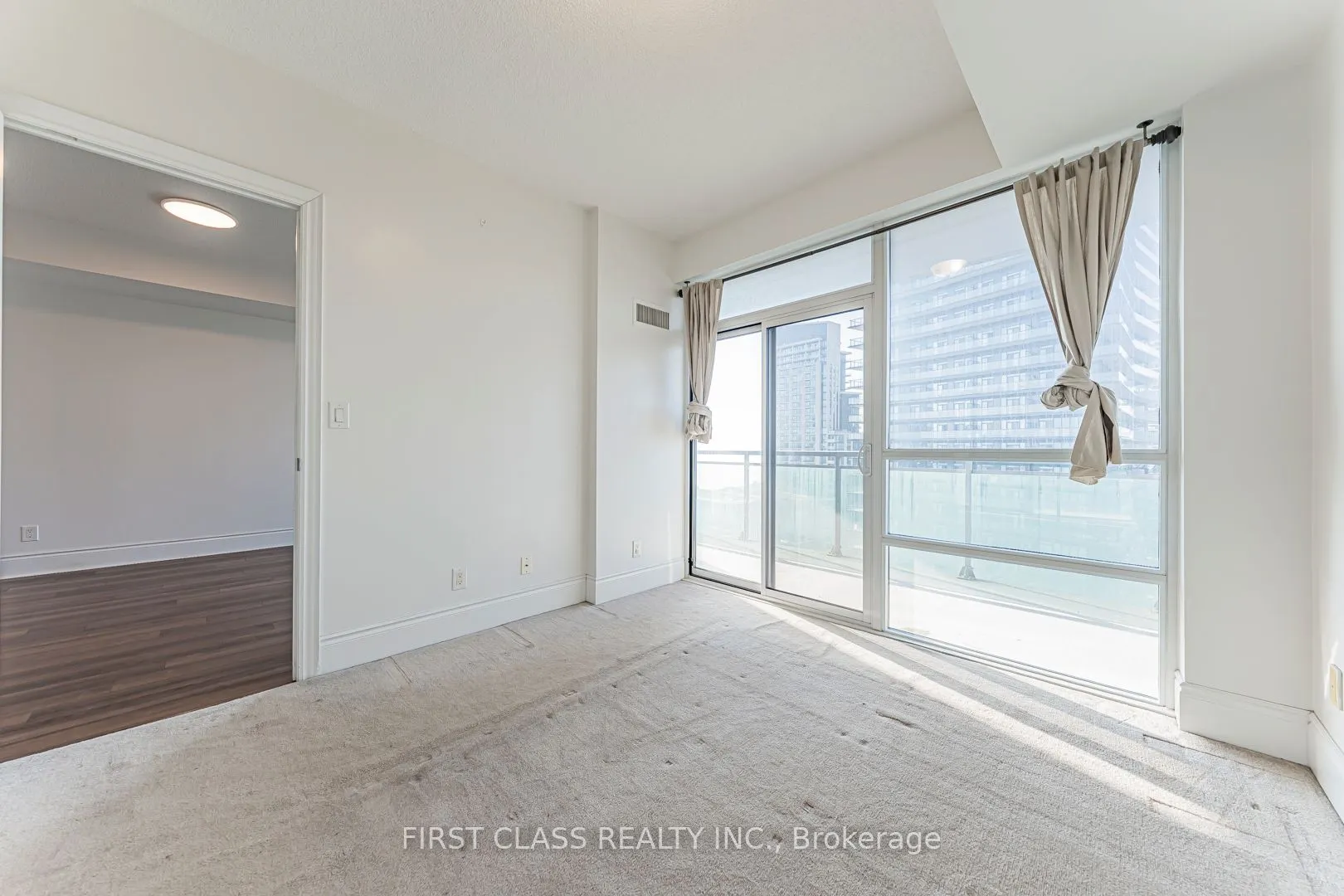 16 Brookers Lane, #2410
