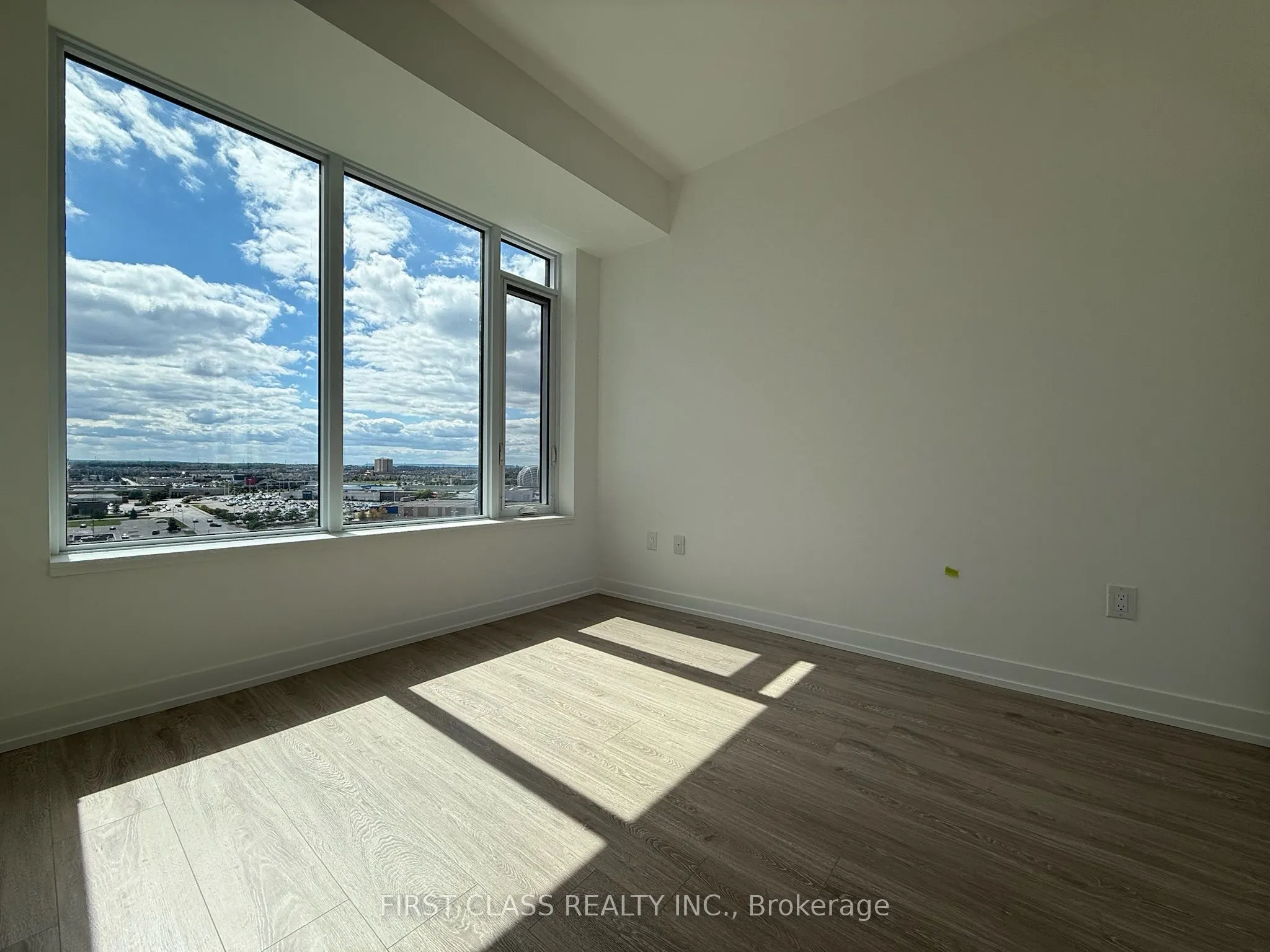 2485 Eglinton Avenue W, #1317